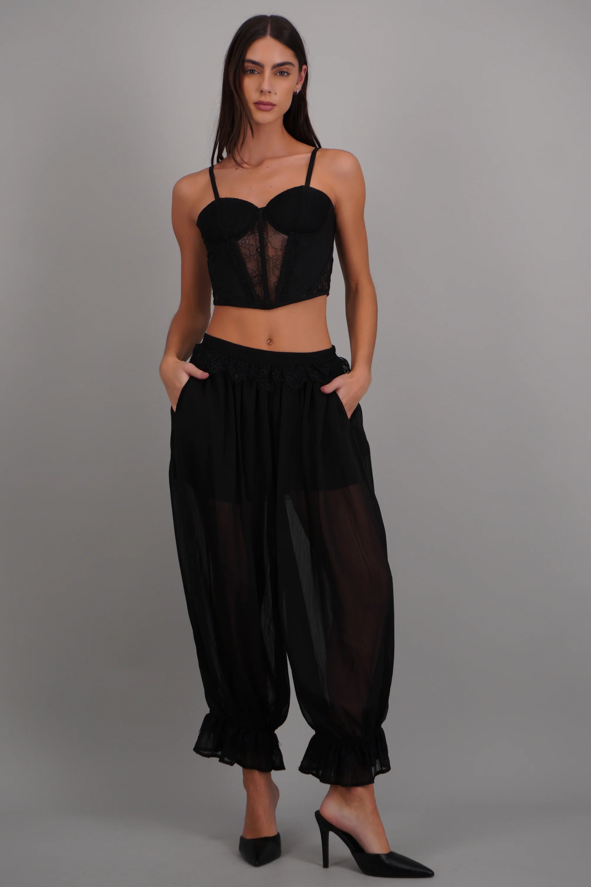 Pantalon liso con encaje acabado balloon - Image 3