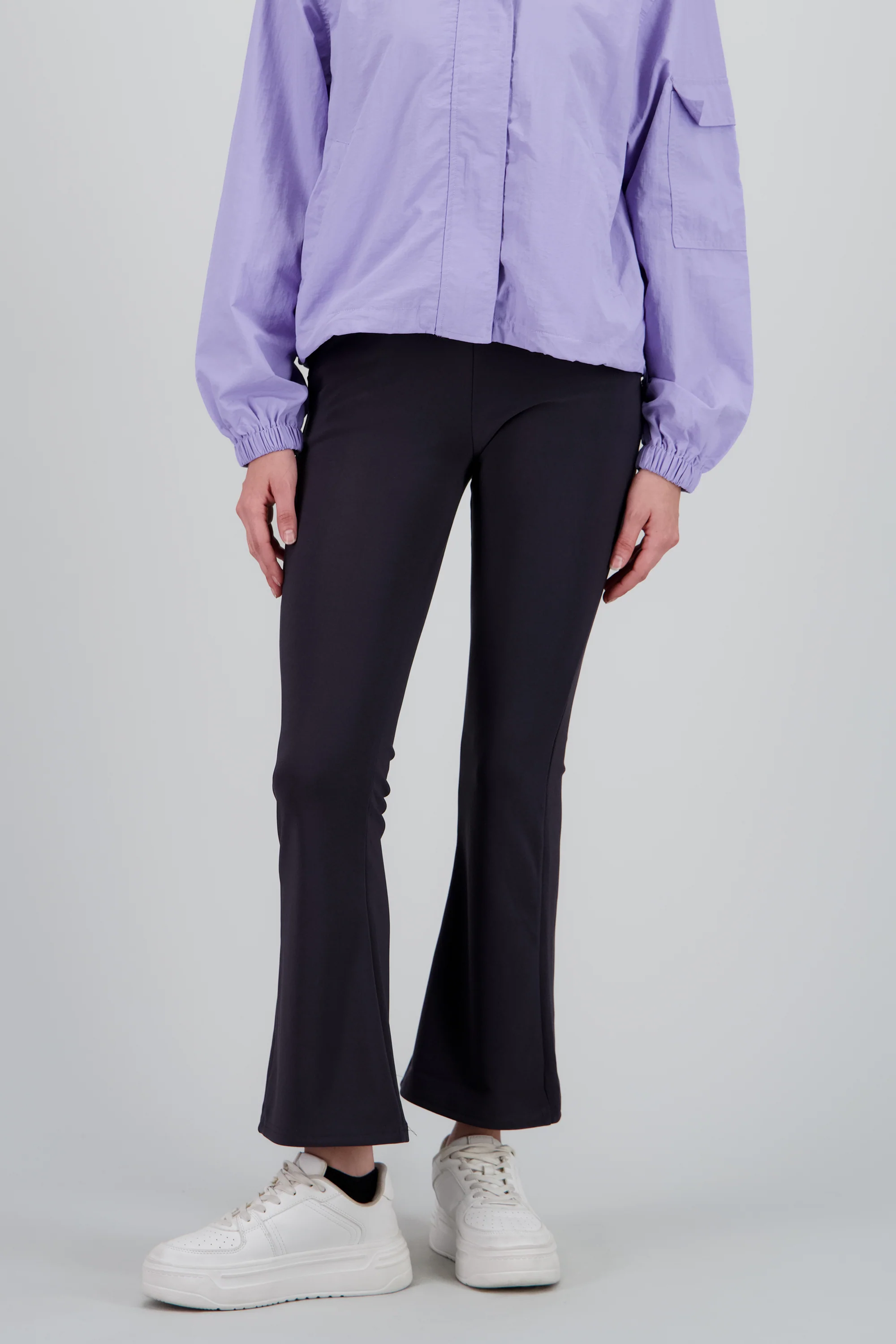 Pantalon liso flare - Image 2