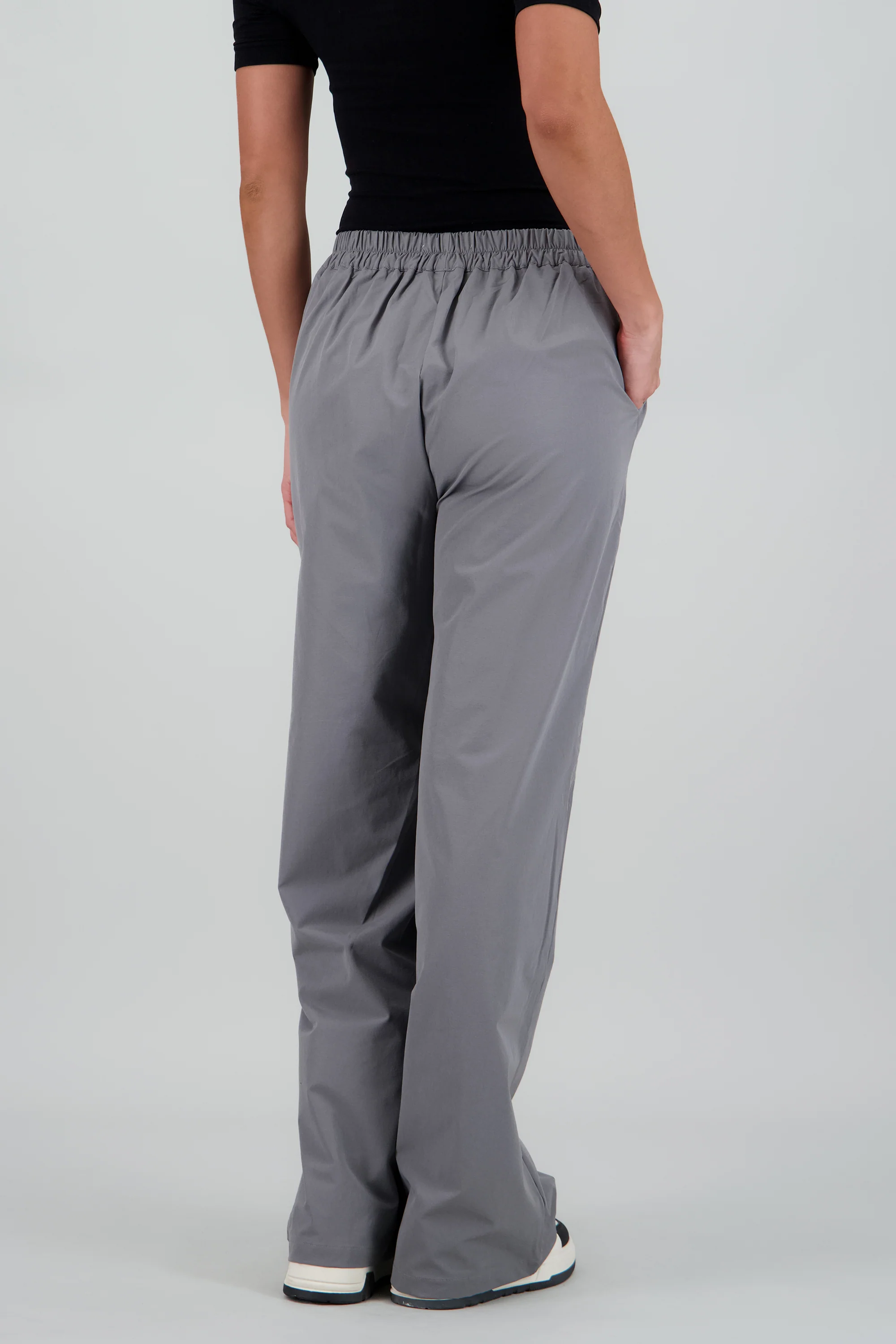 Pantalon liso recto detalle pretina - Image 4