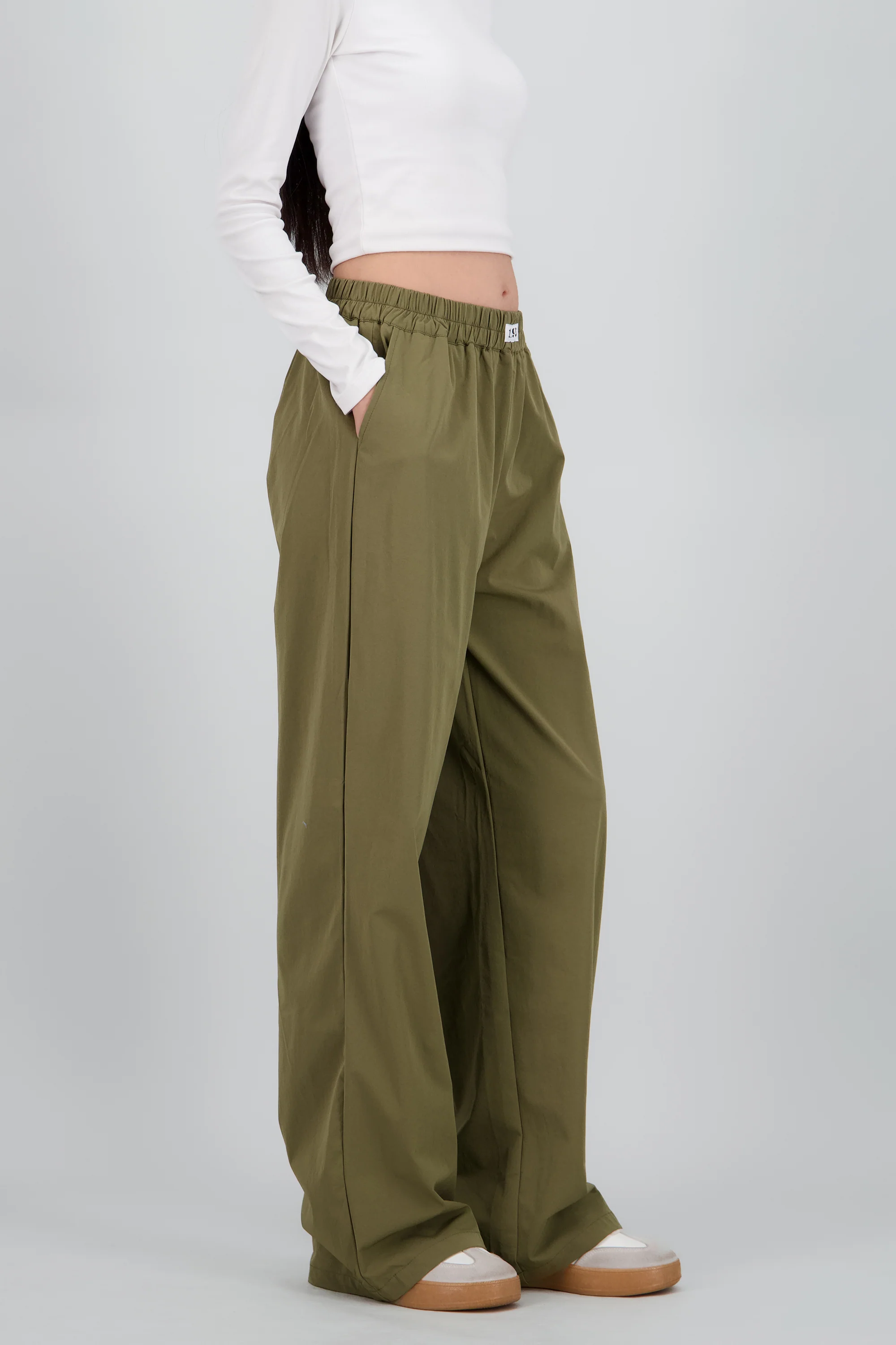 Pantalon liso recto detalle pretina - Image 3