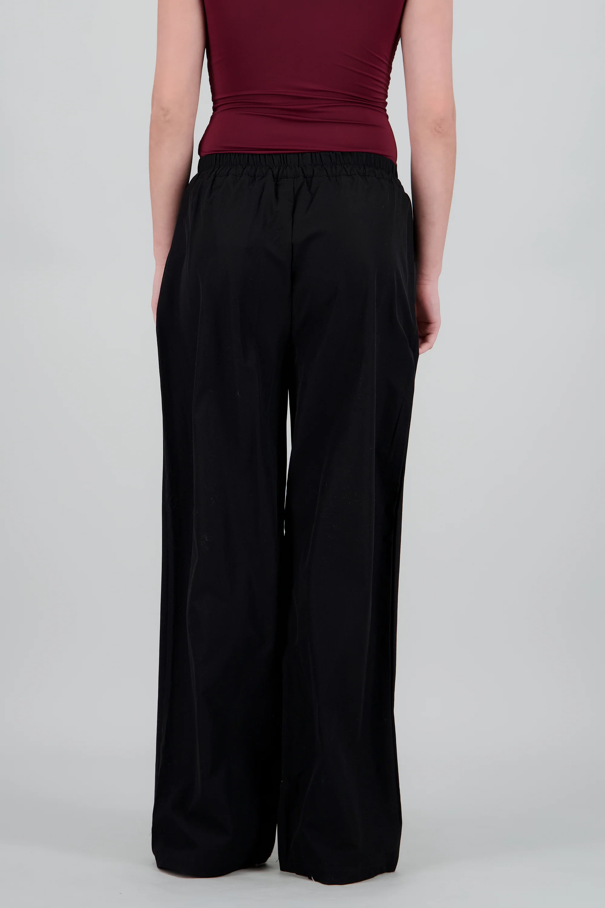 Pantalon liso recto detalle pretina - Image 4