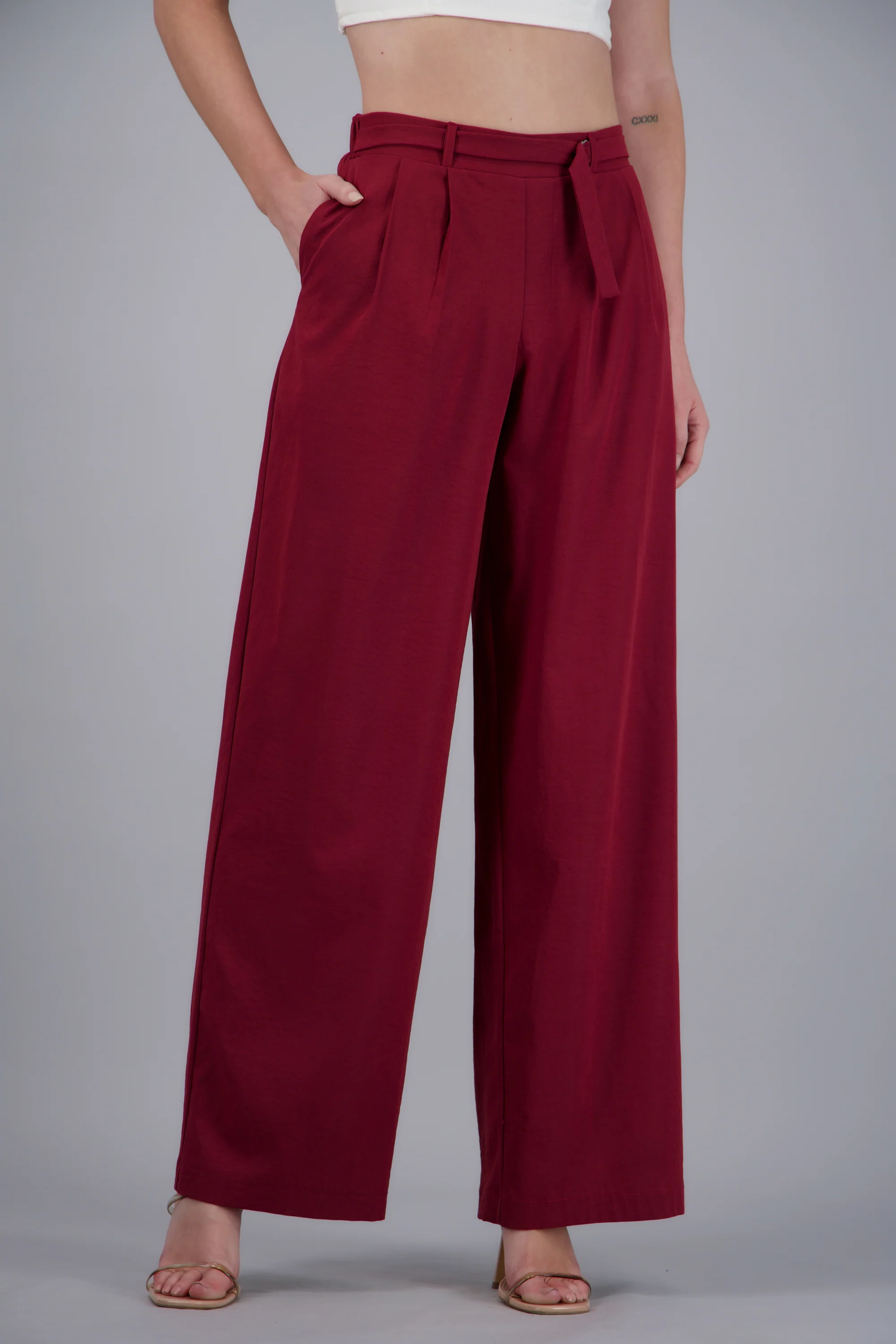 Pantalón pinzas detalle cinturón - Image 2