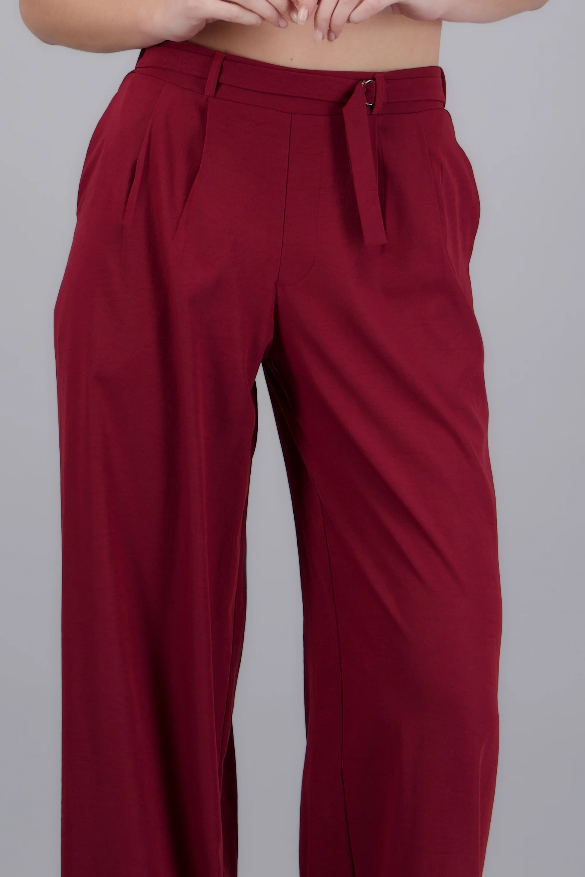 Pantalón pinzas detalle cinturón - Image 5