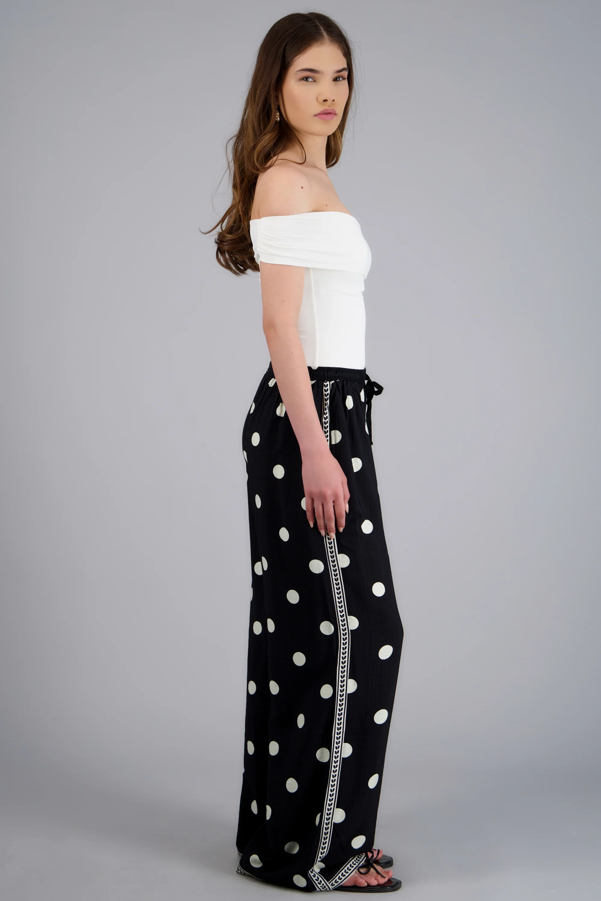 Pantalón polka dots detalle contraste - Image 2