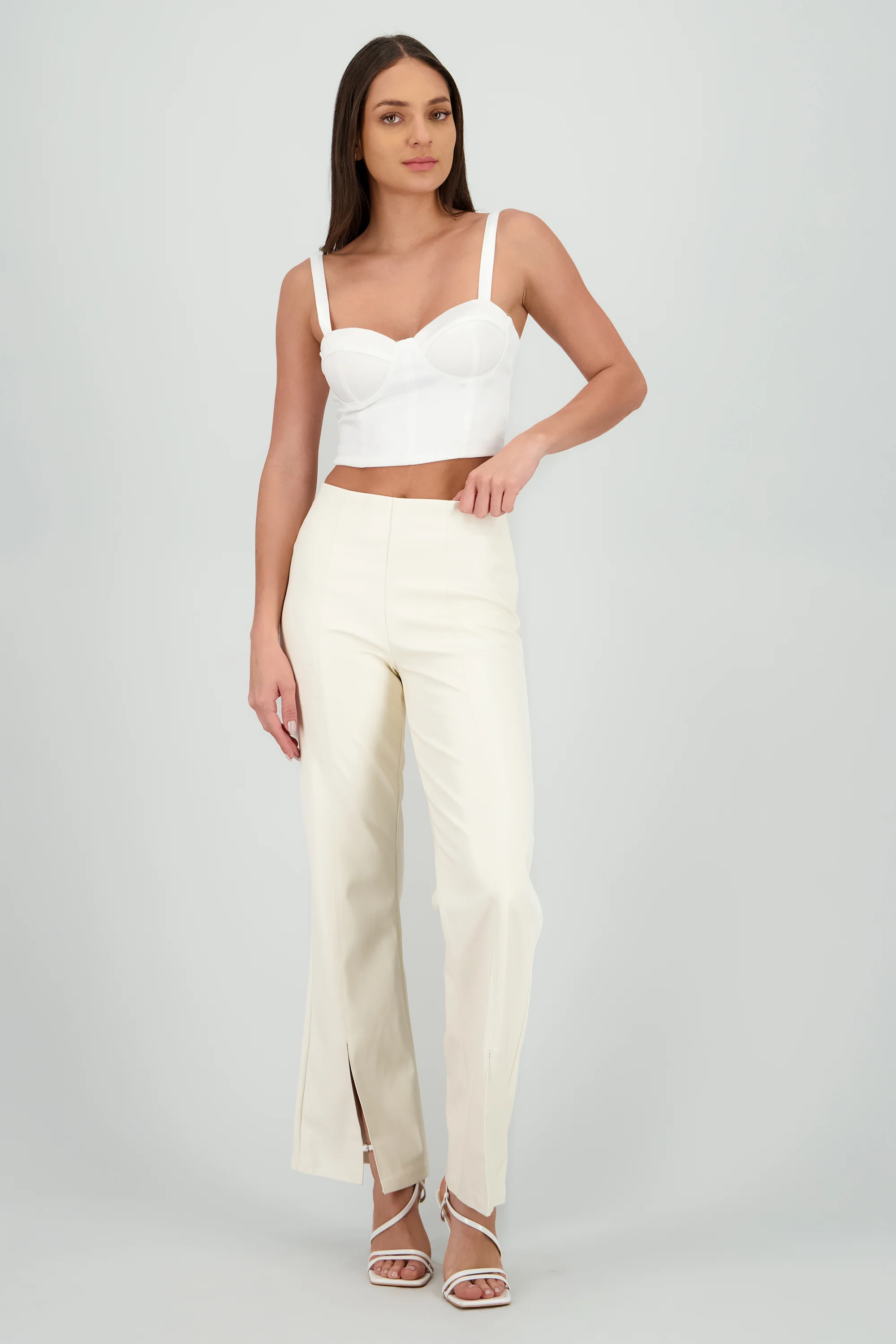 Pantalon pu detalle costura