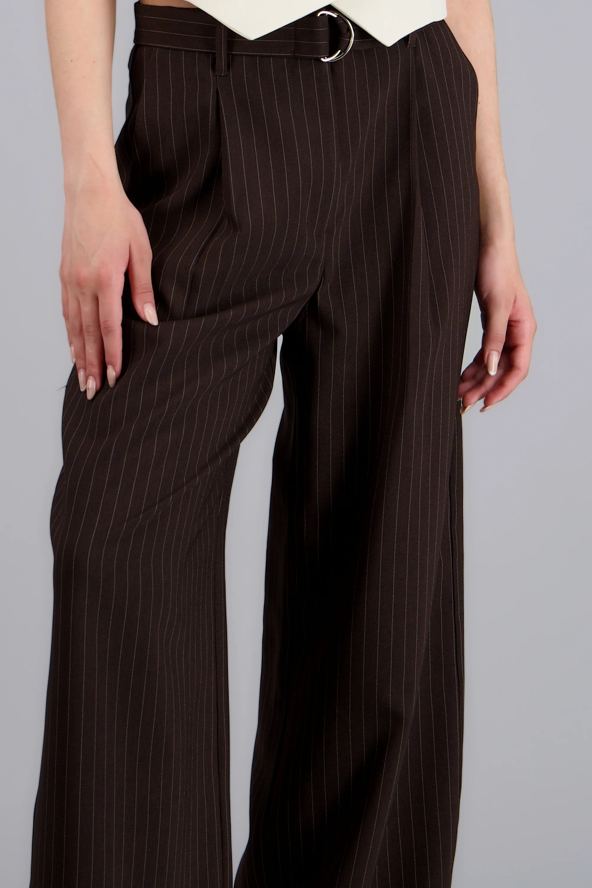 Pantalon rayas detalle cinturon - Image 5