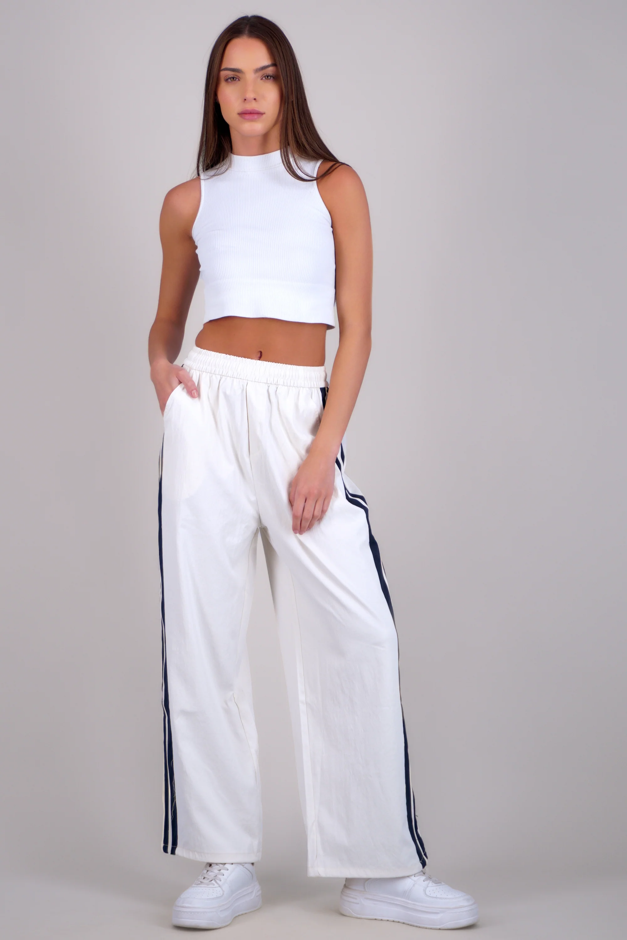 Pantalon rayas en costados - Image 2