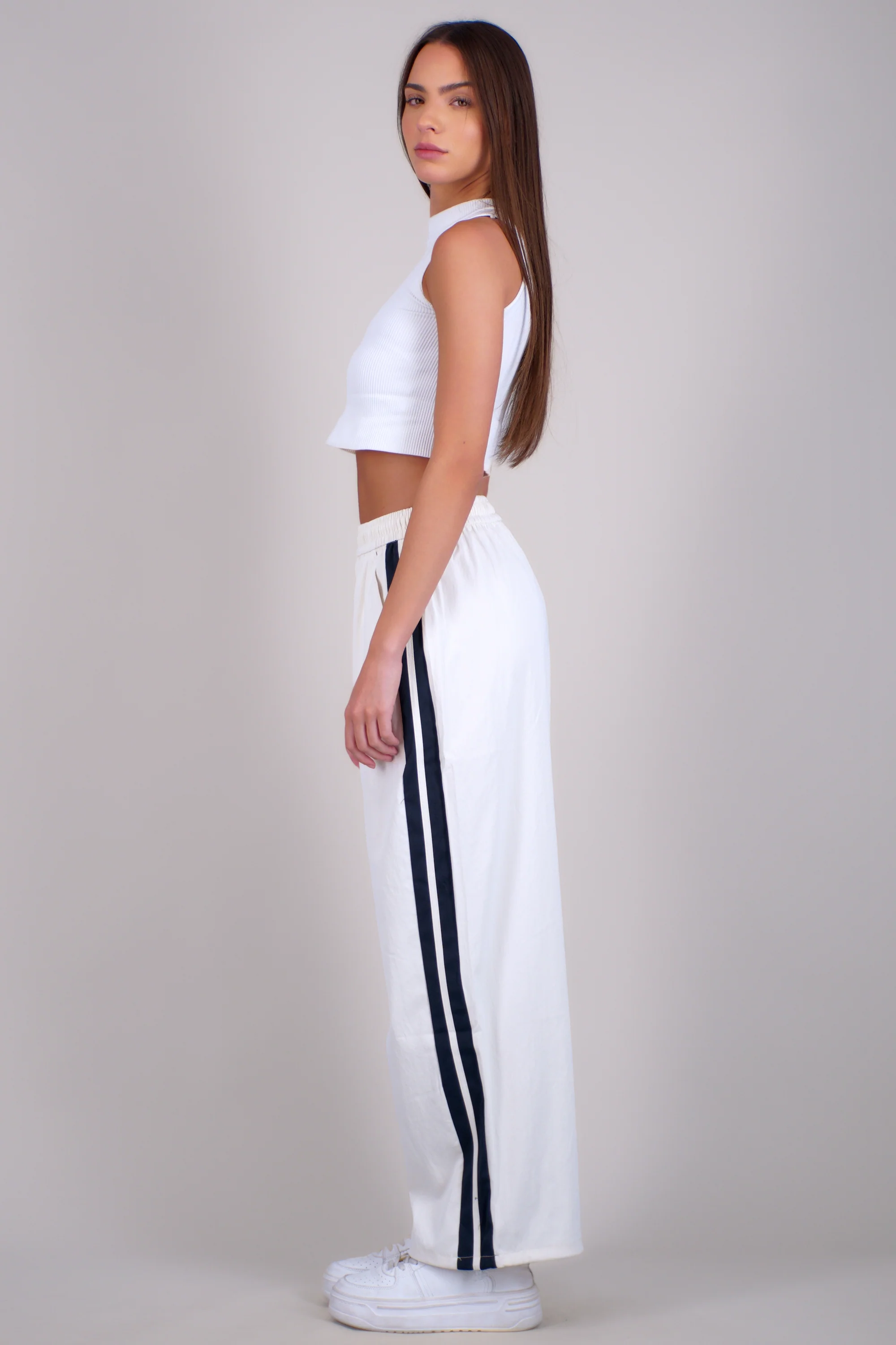 Pantalon rayas en costados - Image 4