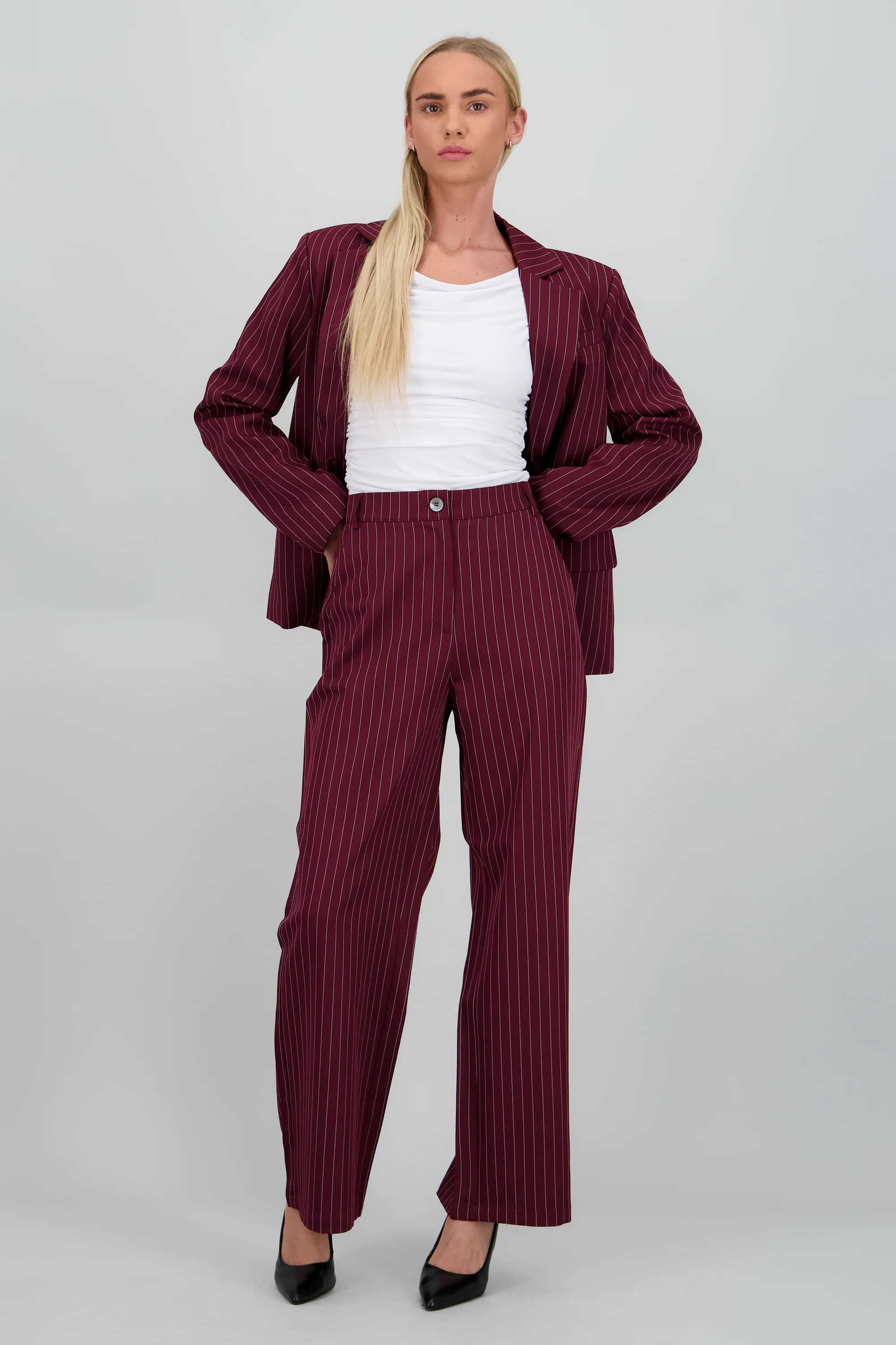 Pantalon recto de rayas