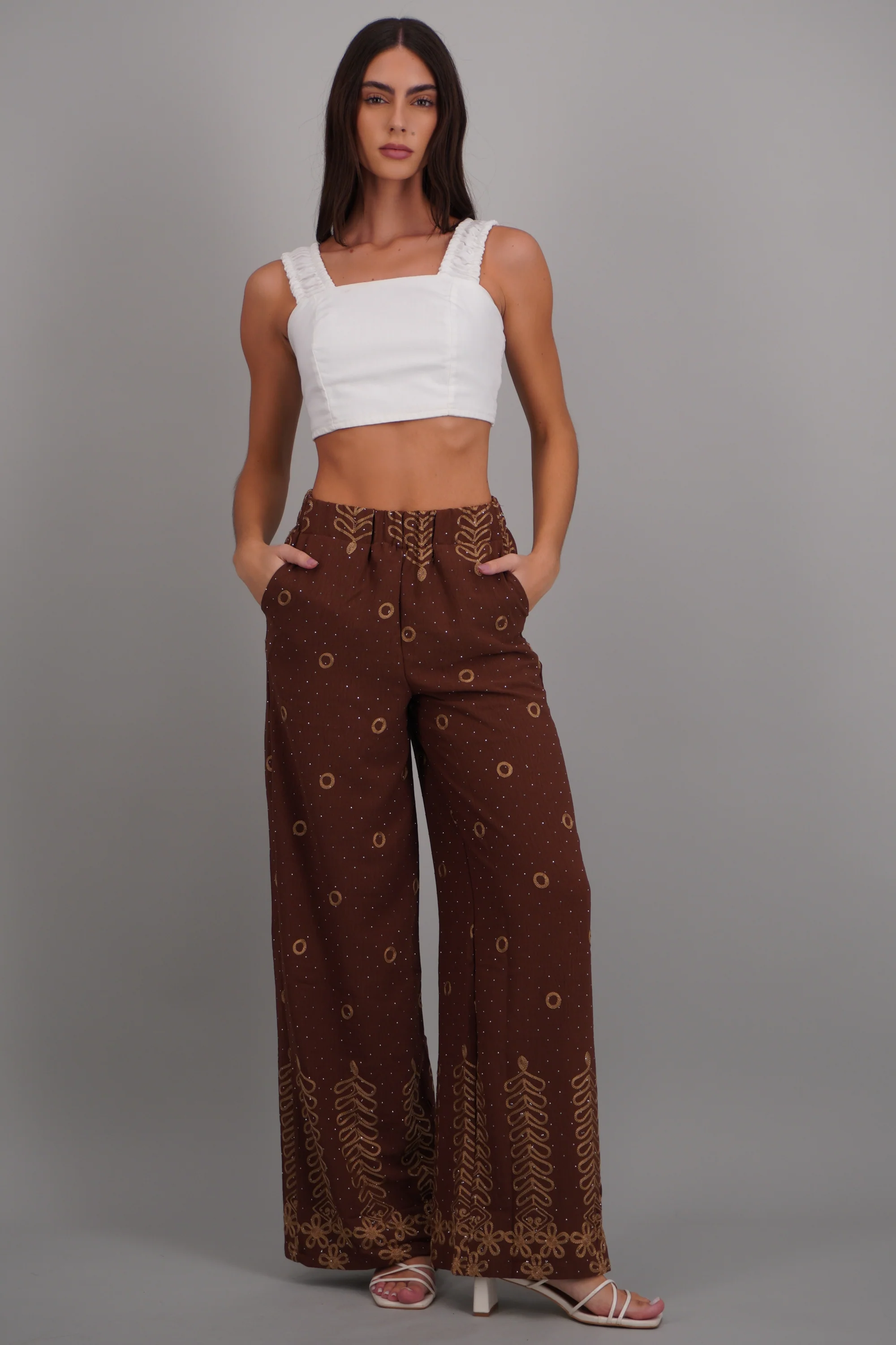 Pantalon recto detalle bordado