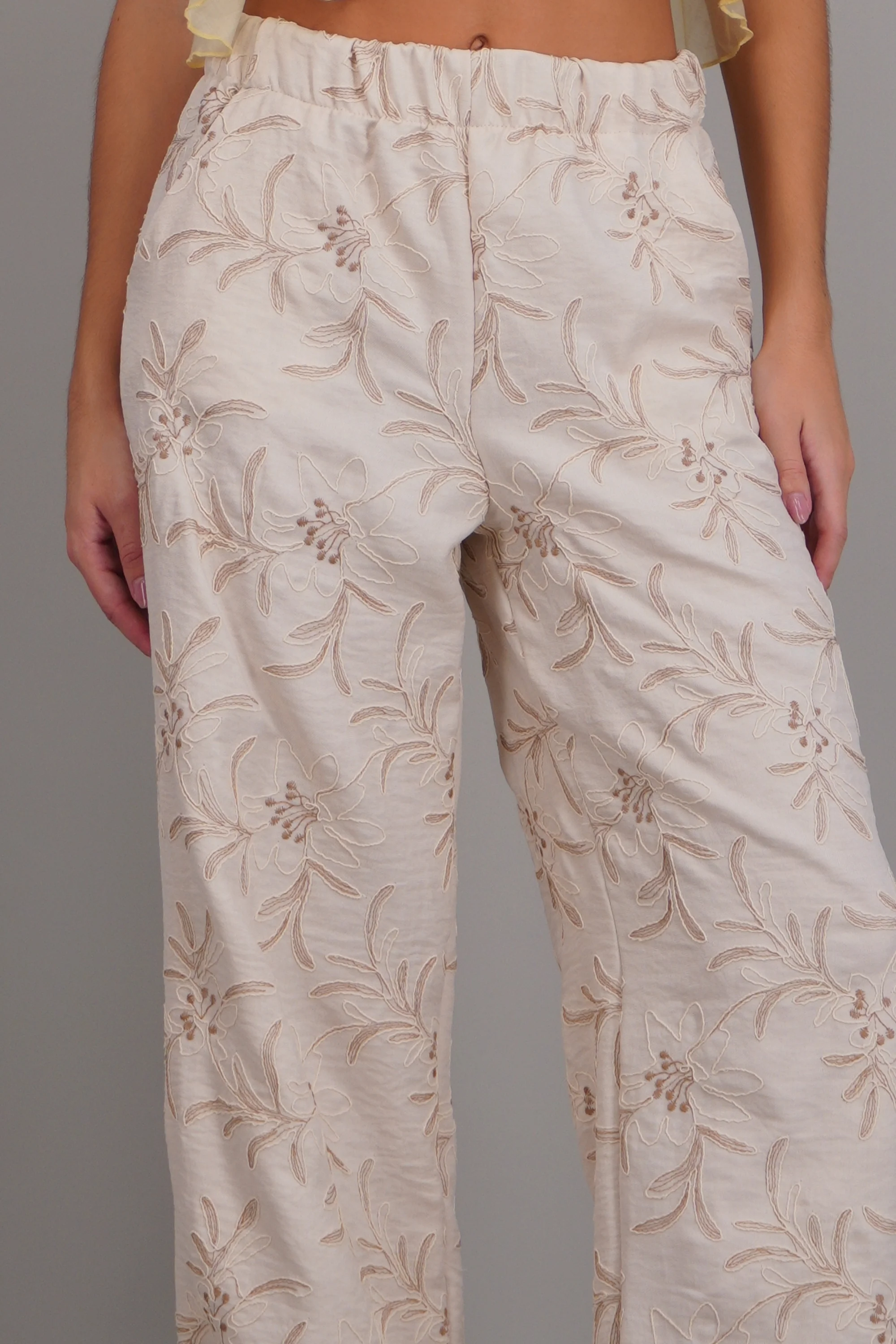 Pantalon recto detalle bordado - Image 5