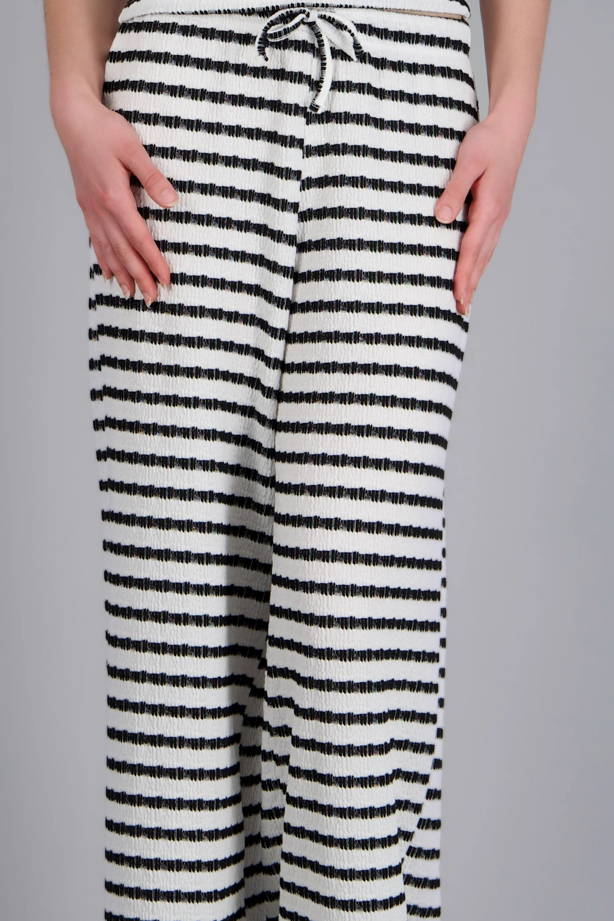Pantalon recto detalle textura - Image 5