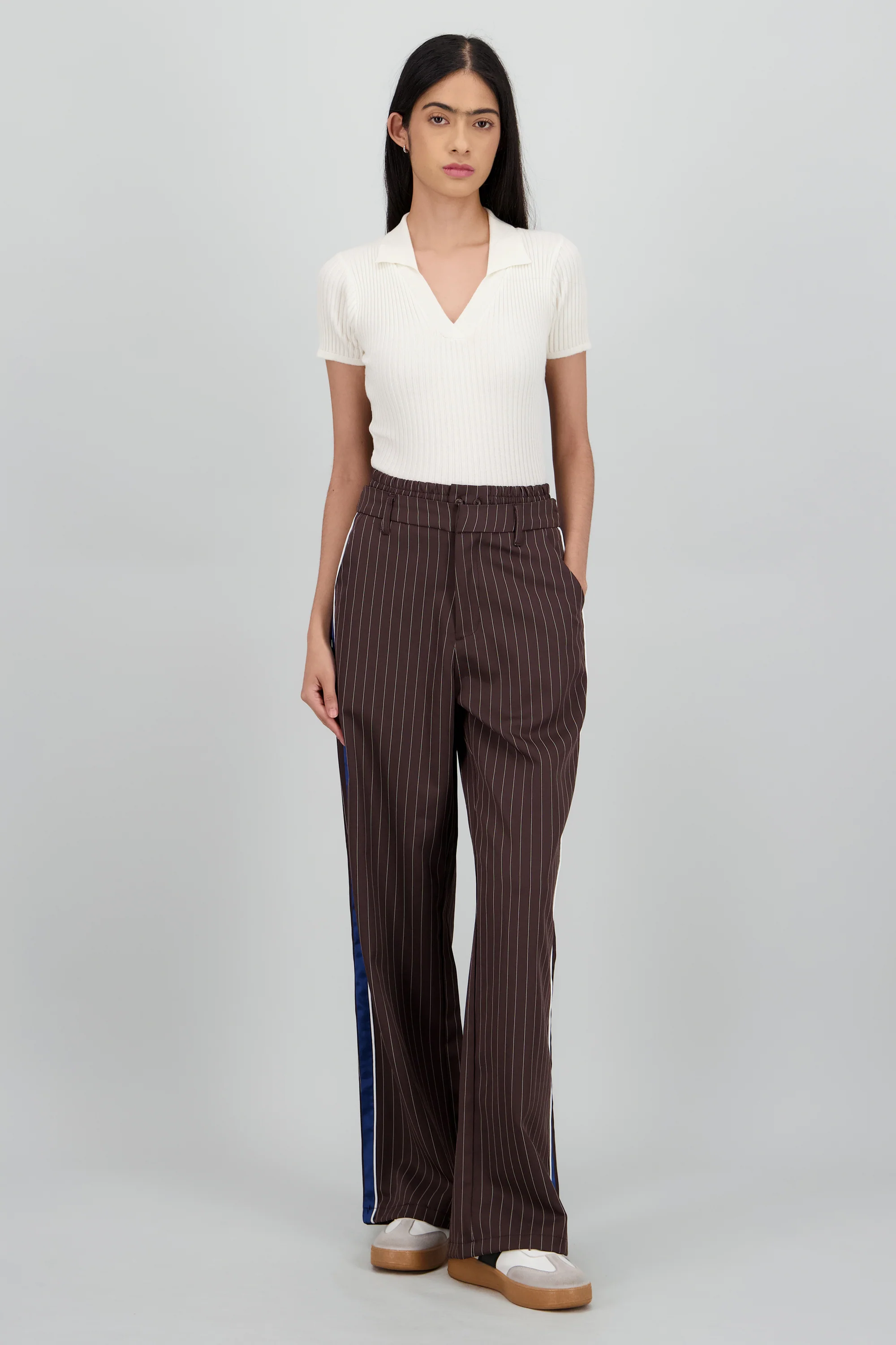Pantalon recto doble pretina detalle raya
