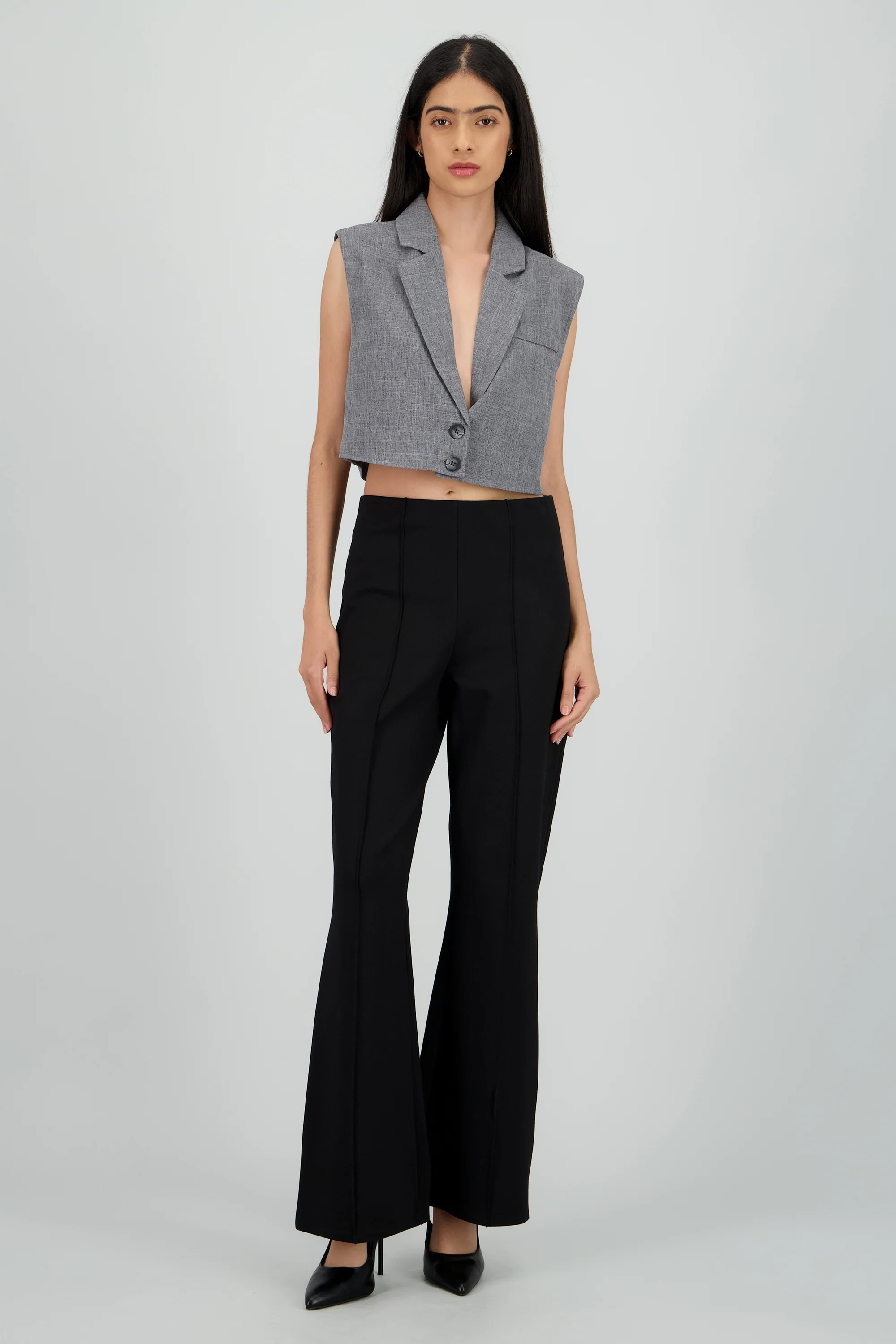 Pantalon recto liso detalle costuras