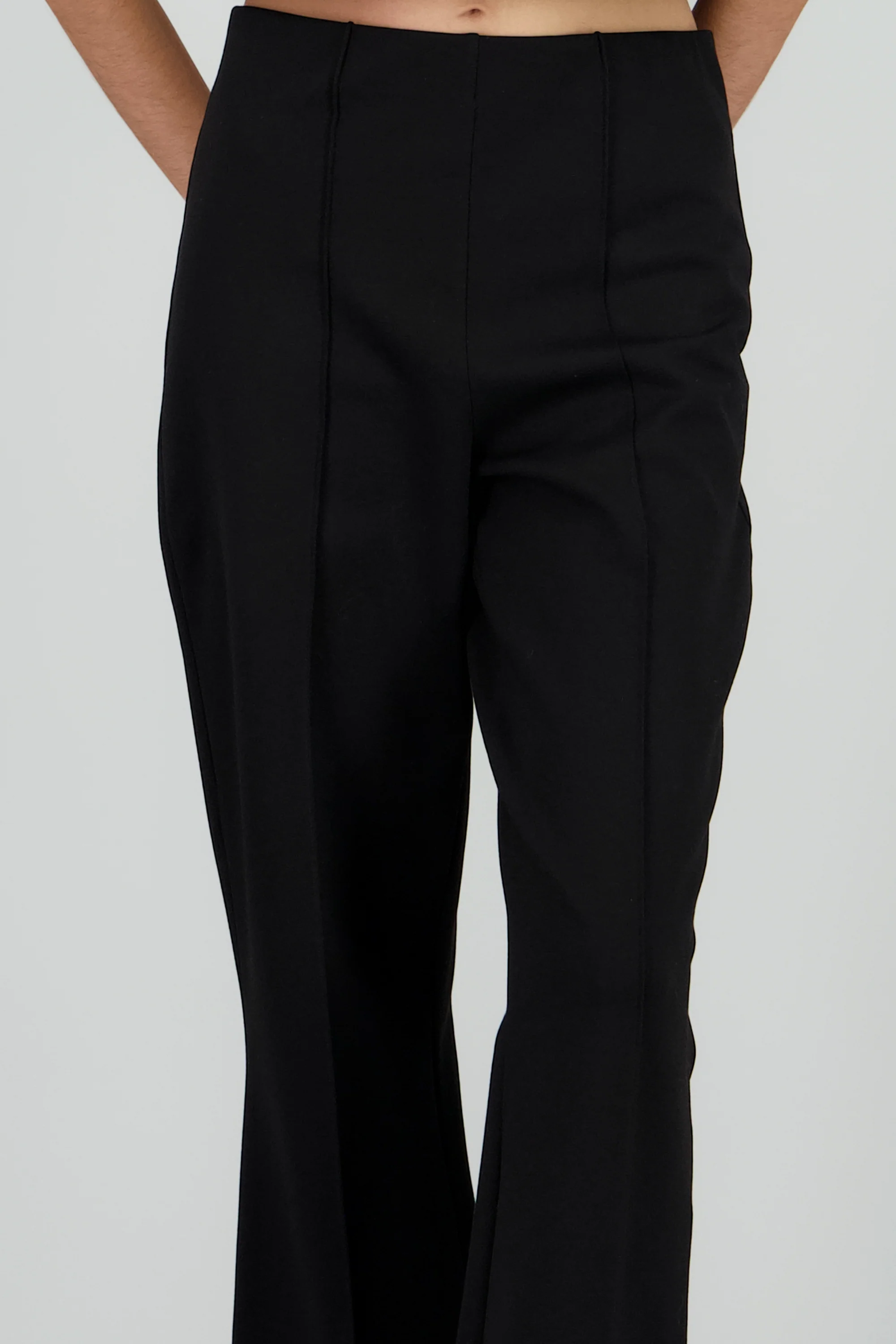 Pantalon recto liso detalle costuras - Image 5