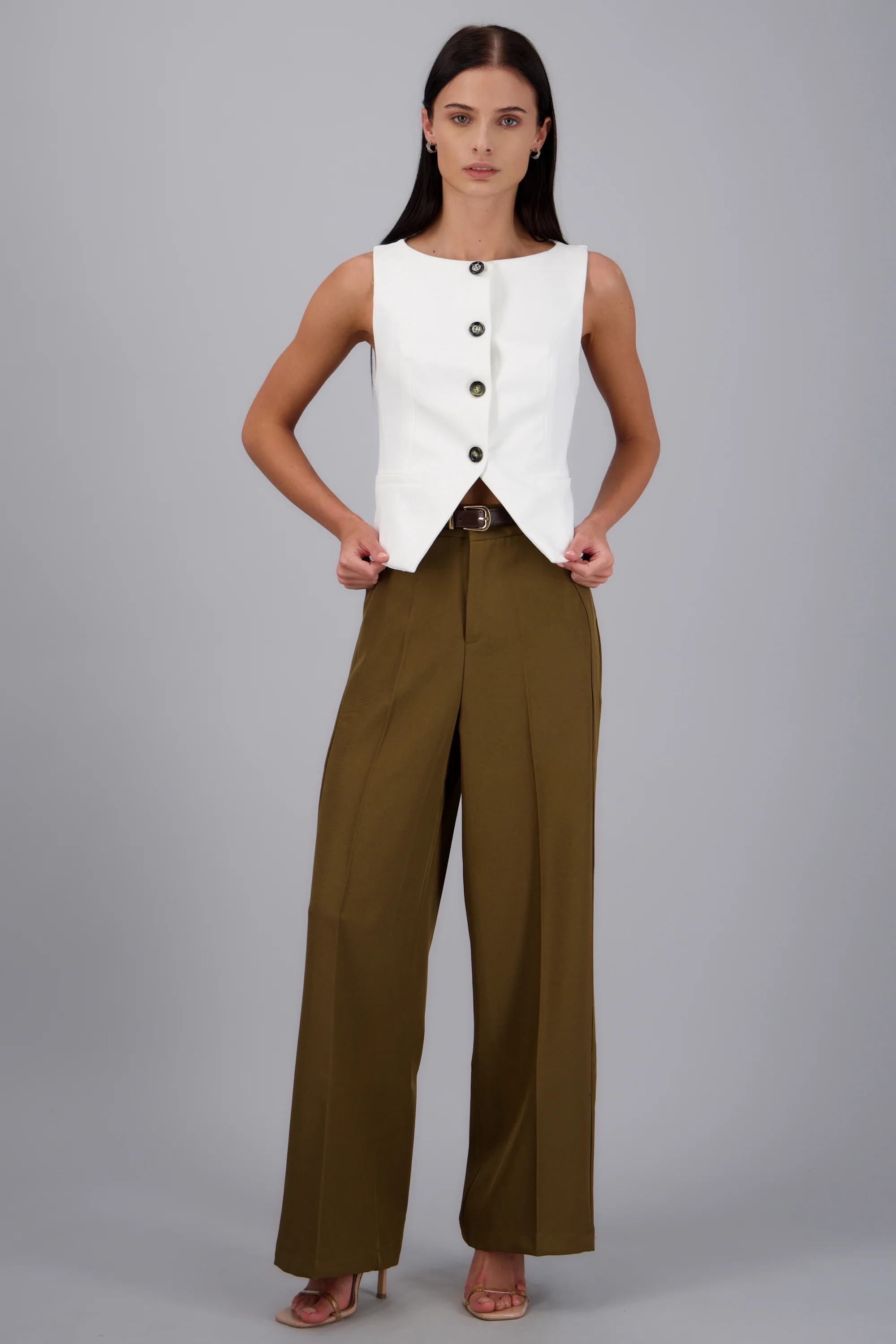 Pantalon recto sastreado con cinturon