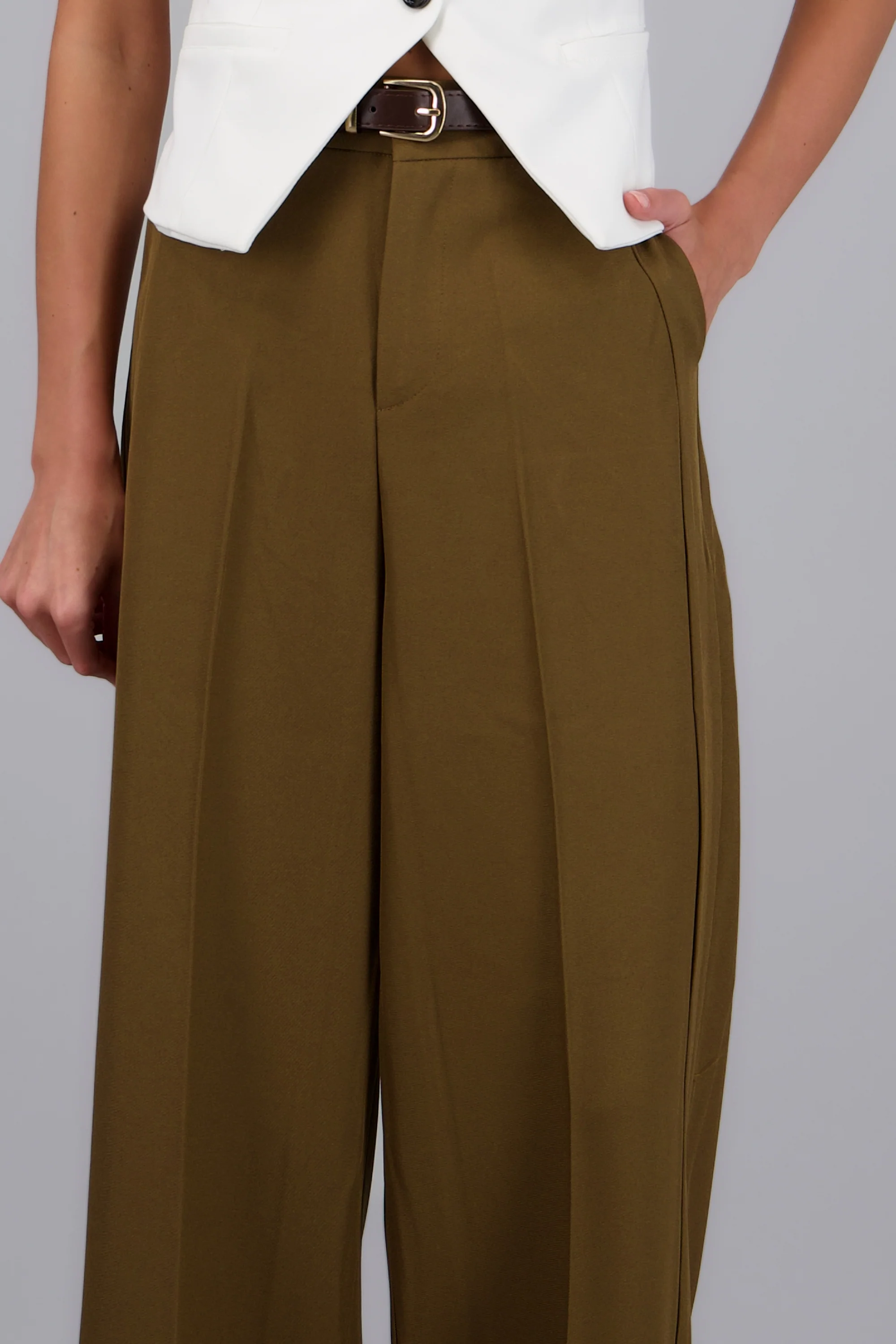 Pantalon recto sastreado con cinturon - Image 5