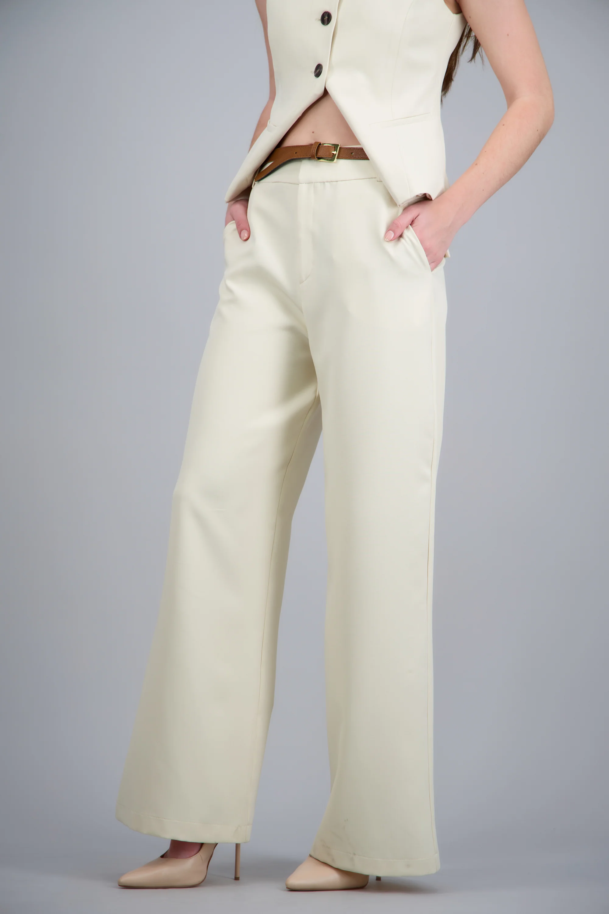 Pantalon sastreado detalle cinturon