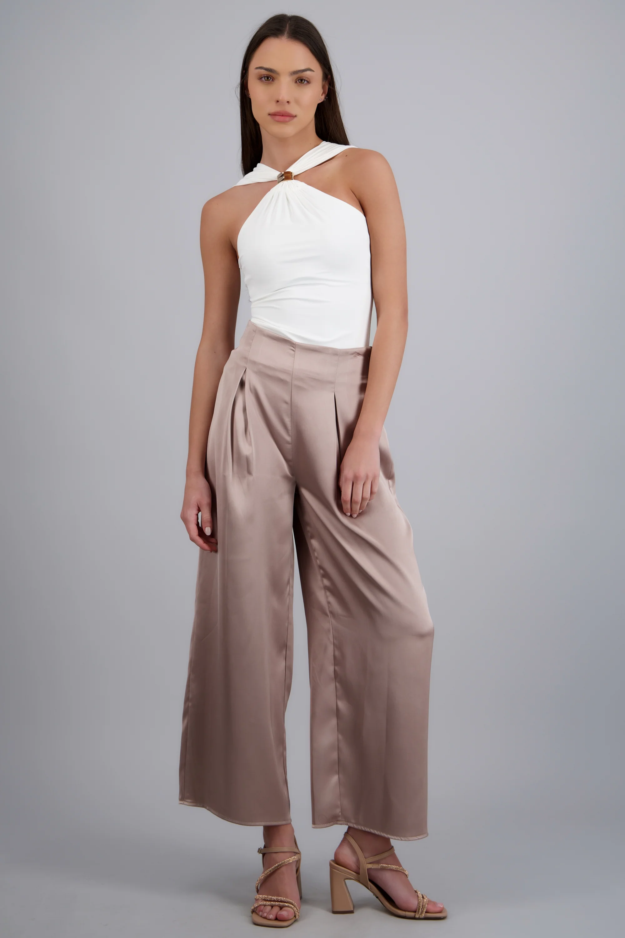 Pantalon satinado con pinzas