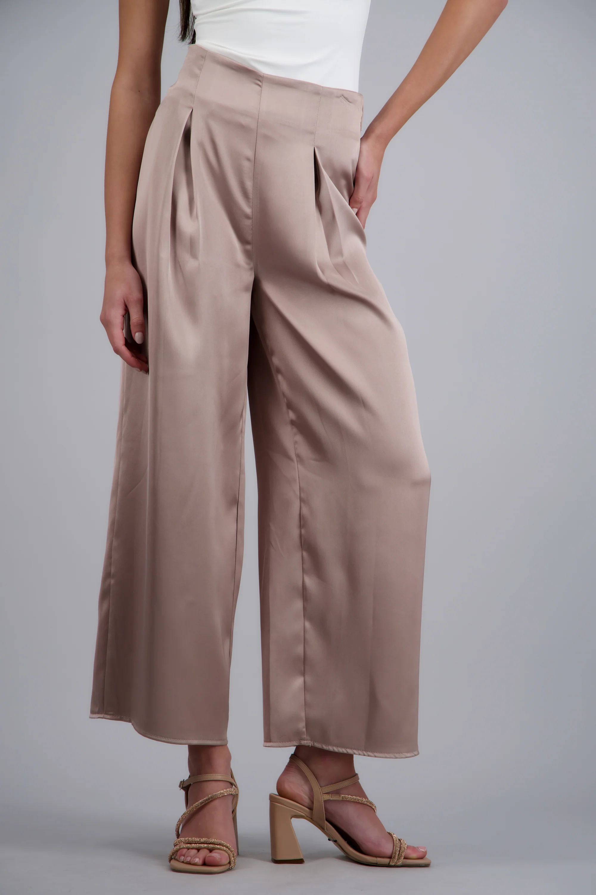 Pantalon satinado con pinzas - Image 2