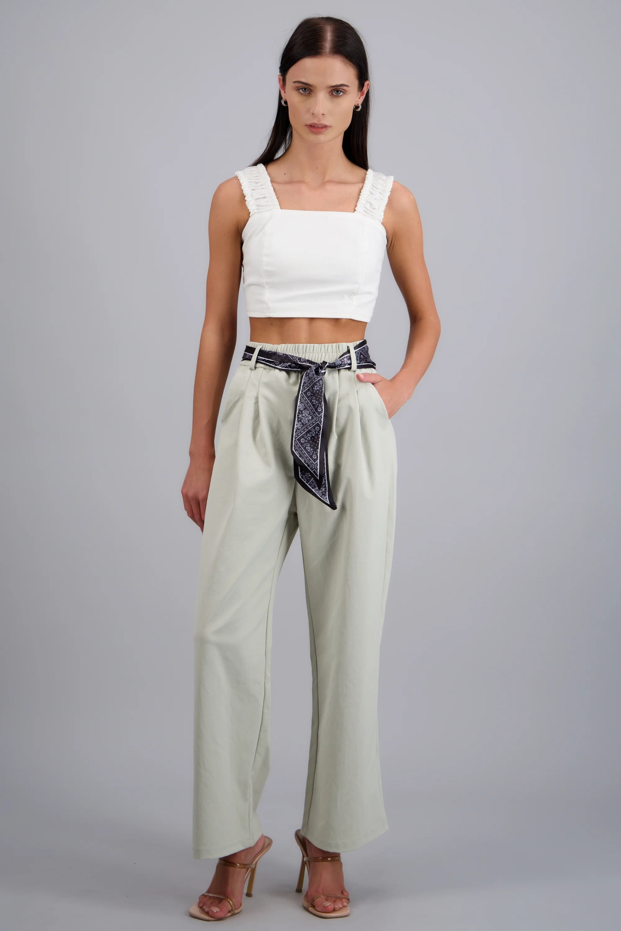Pantalón wide leg con paliacate