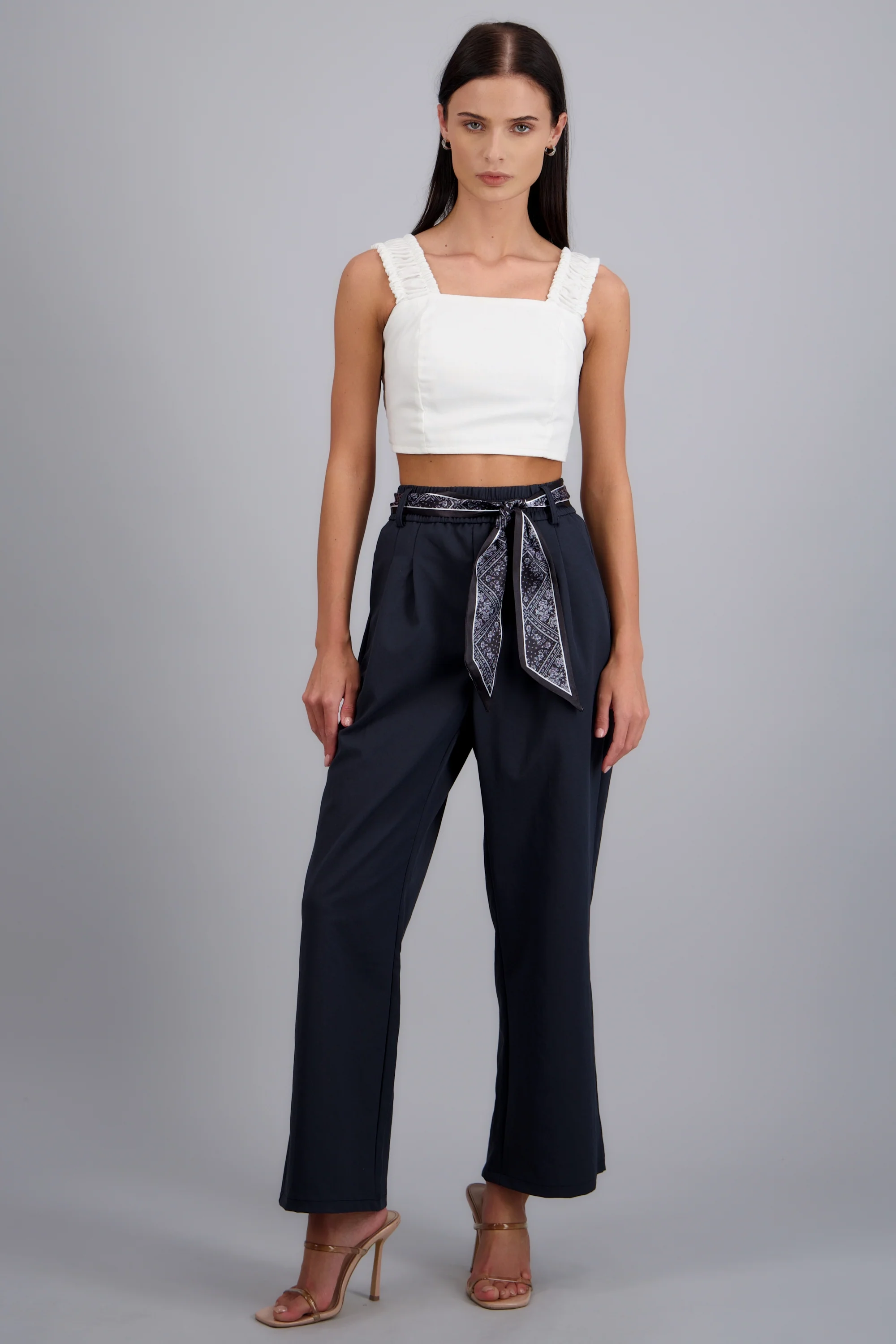 Pantalón wide leg con paliacate