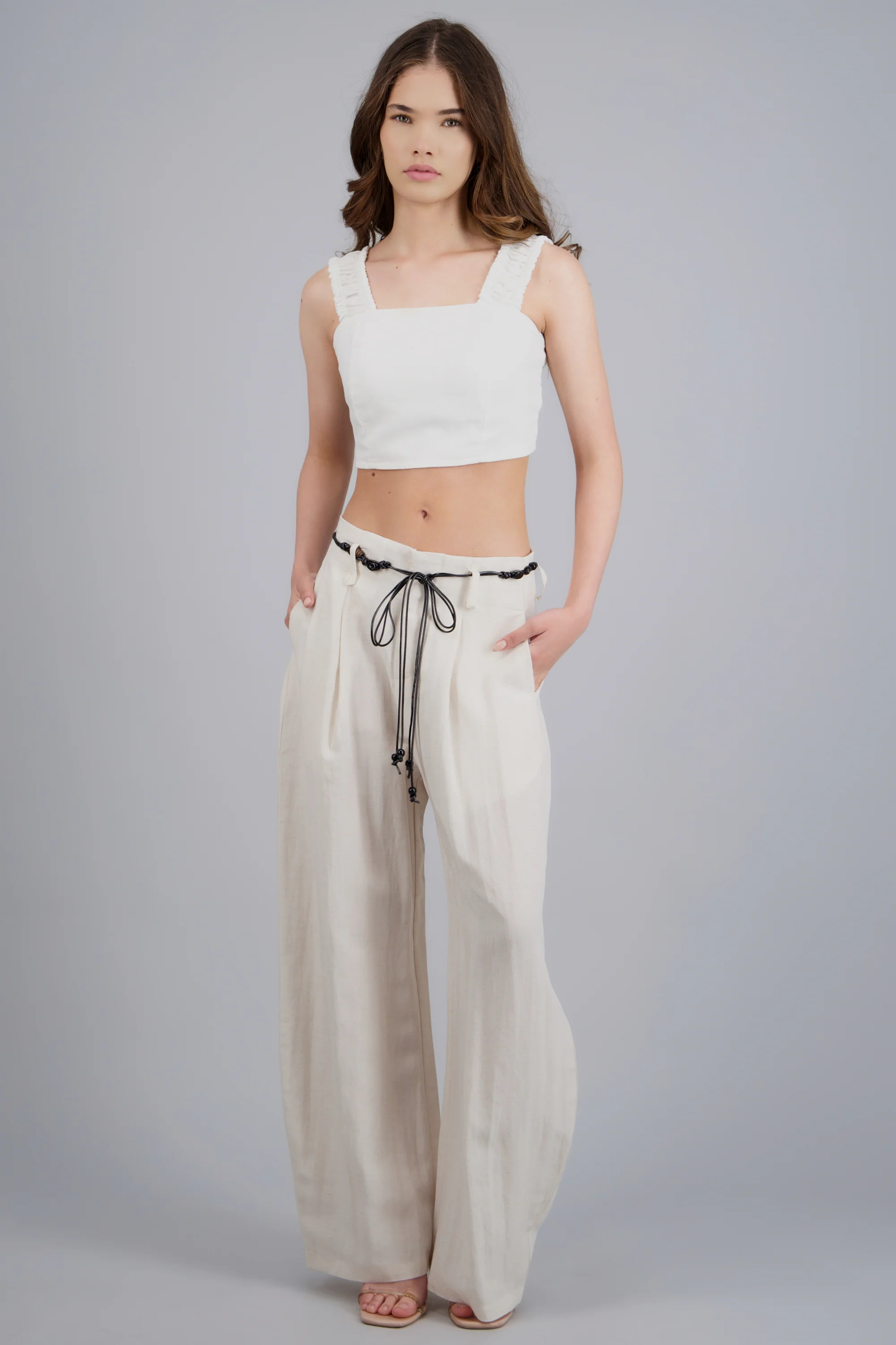 Pantalon wide leg detalle cinturon