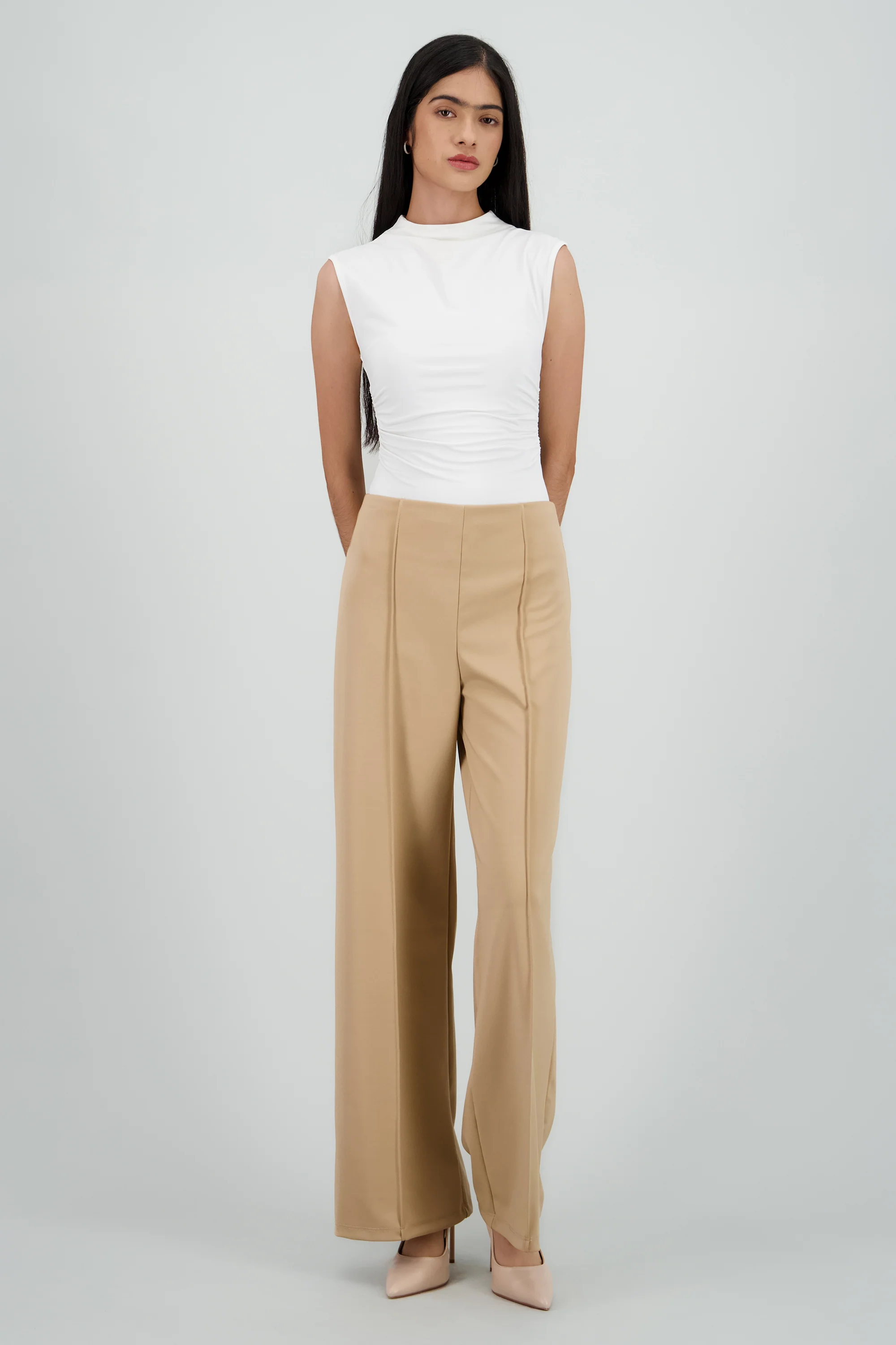 Pantalon wide leg detalle costura