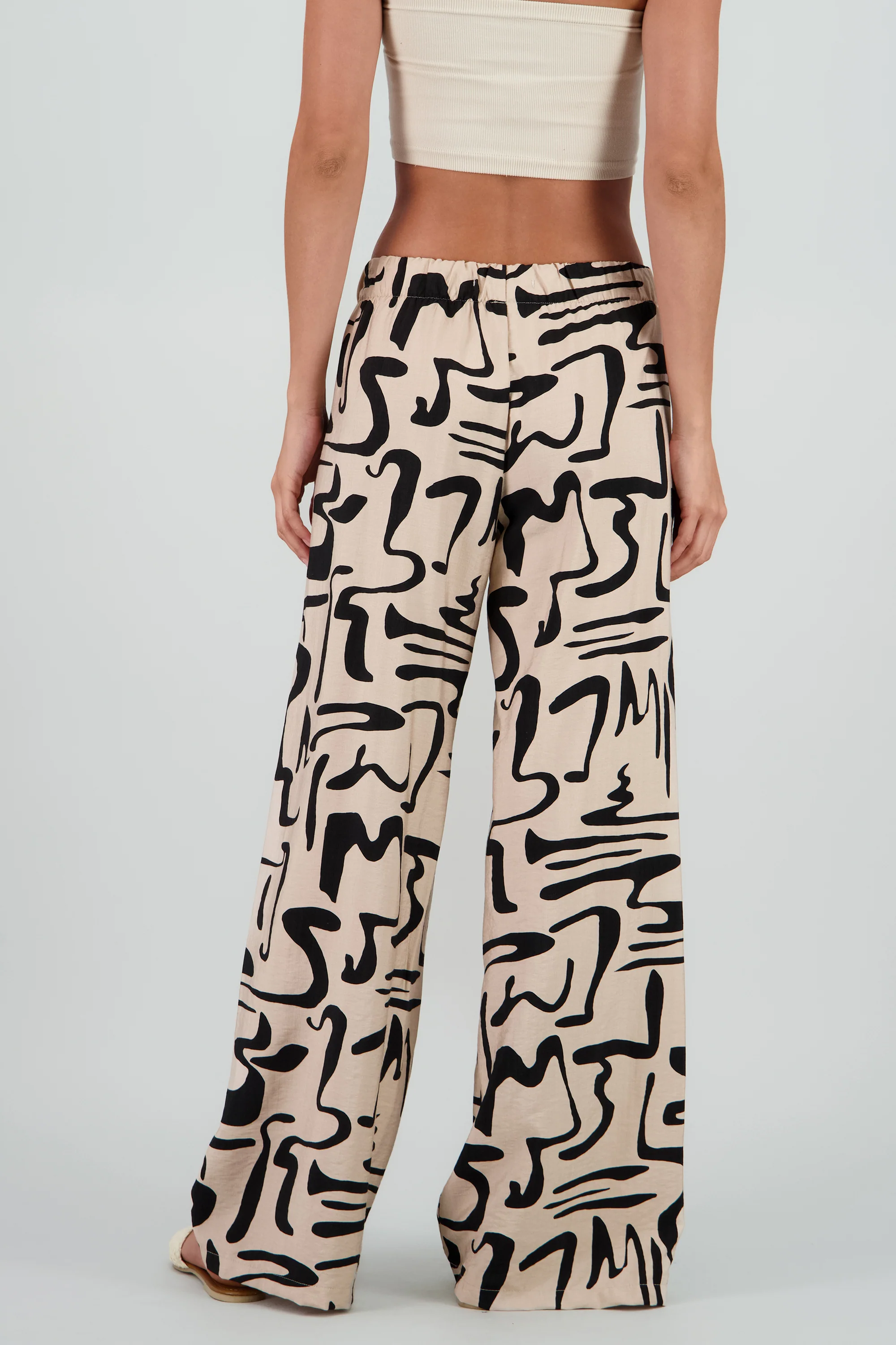 Pantalon wide leg estampado abstracto - Image 4