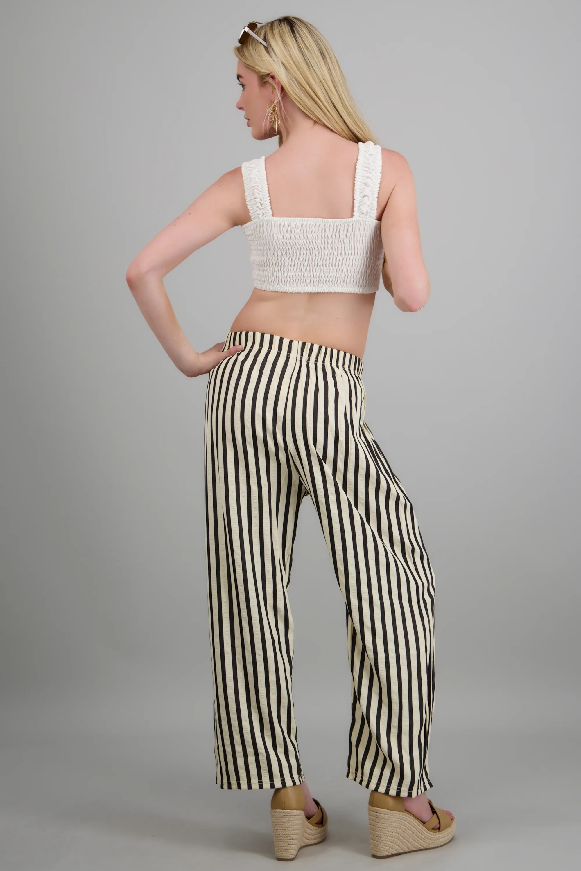 Pantalones amplios rayas tela con textura - Image 4