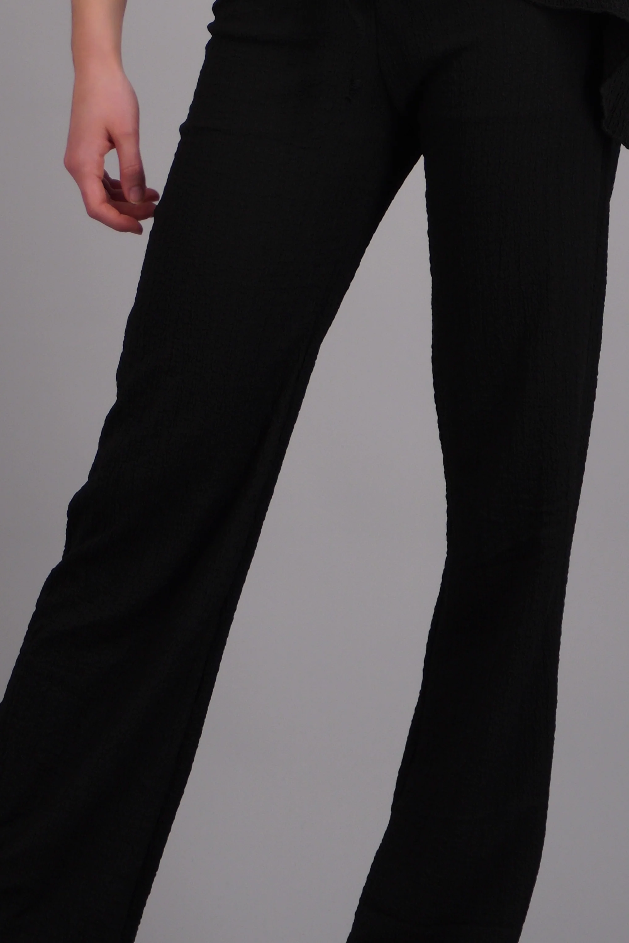 Pantalones con jaretas textura - Image 5