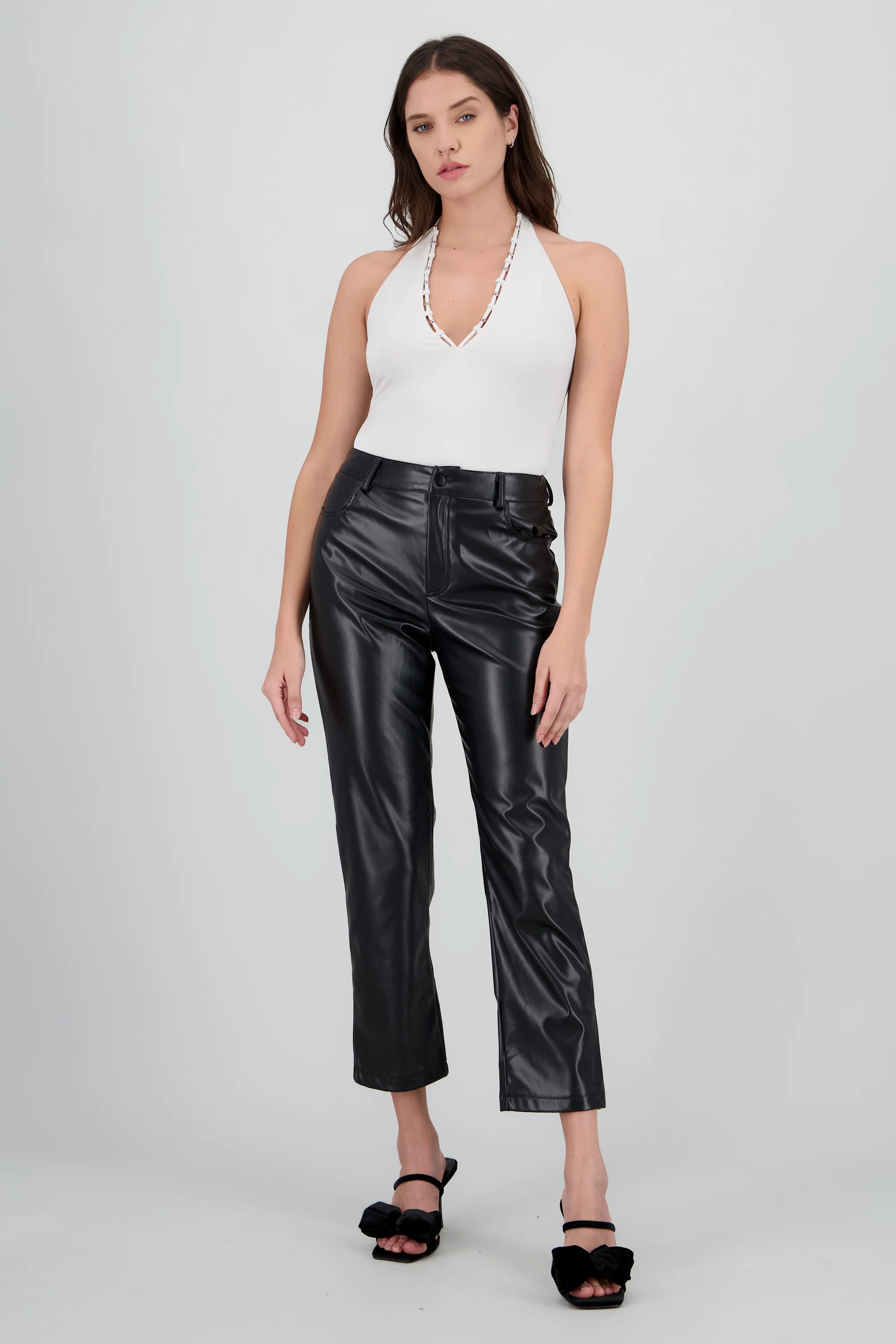 Pantalones efecto piel