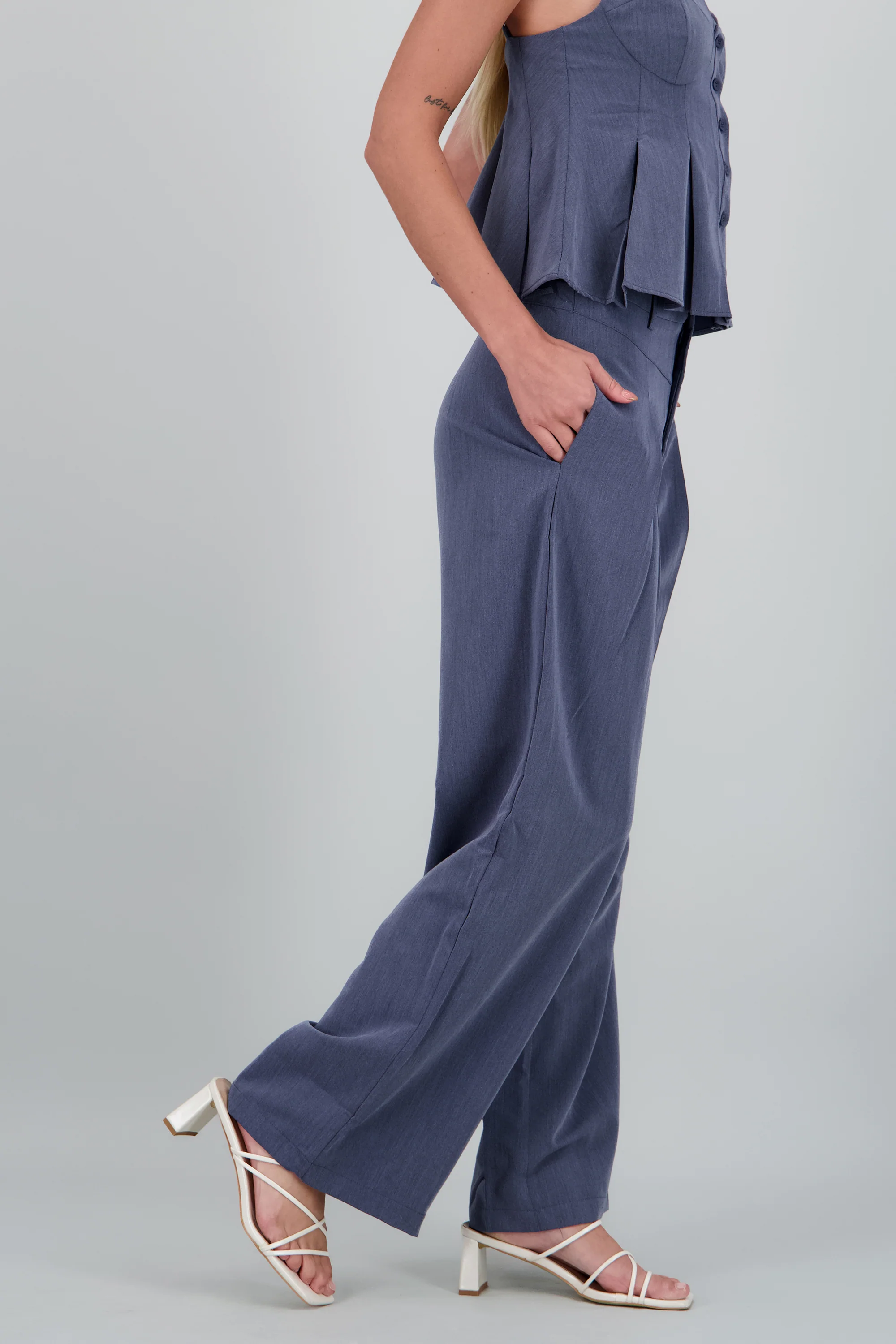Pantalones rectos con cortes - Image 3