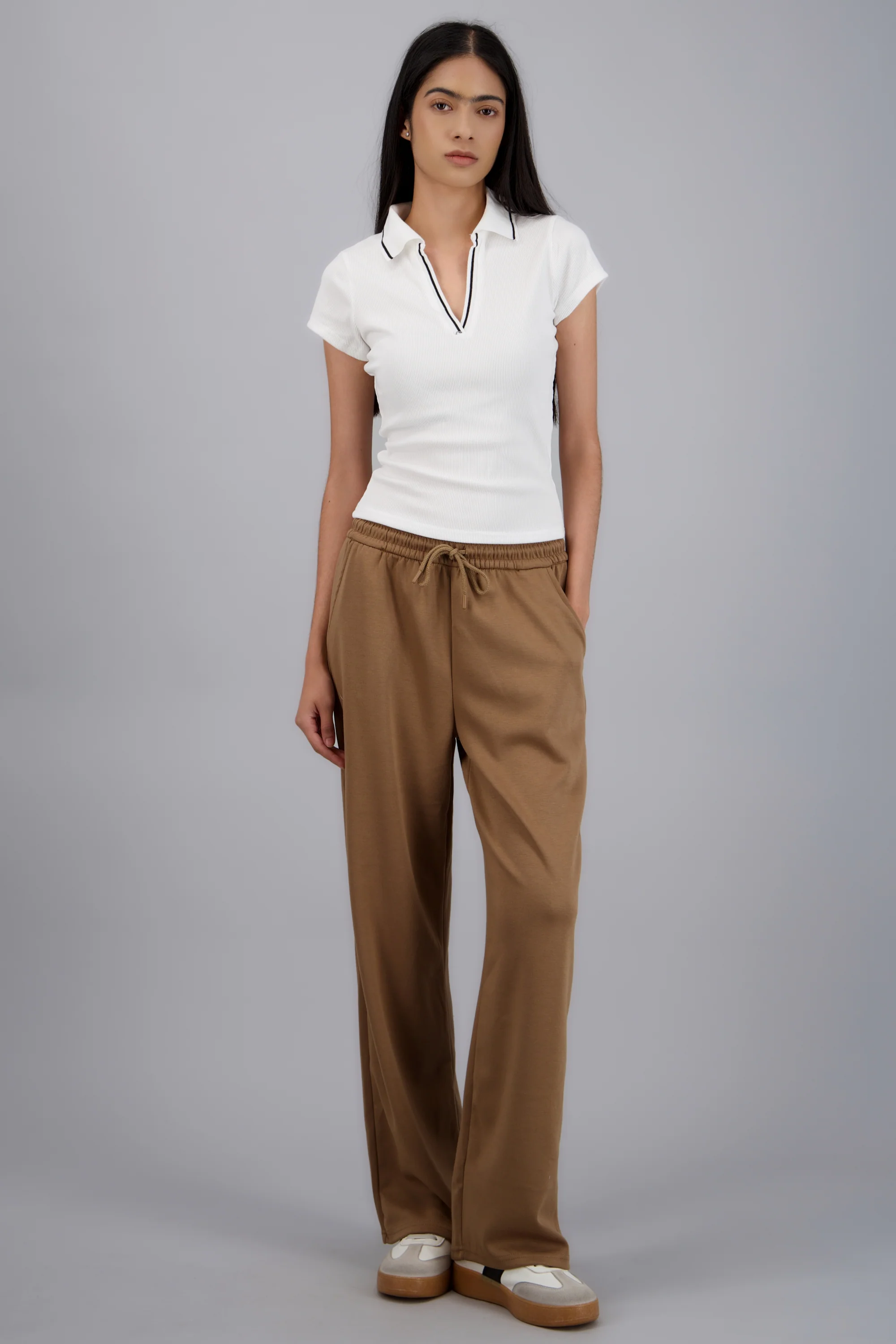 Pants lisos con bolsas