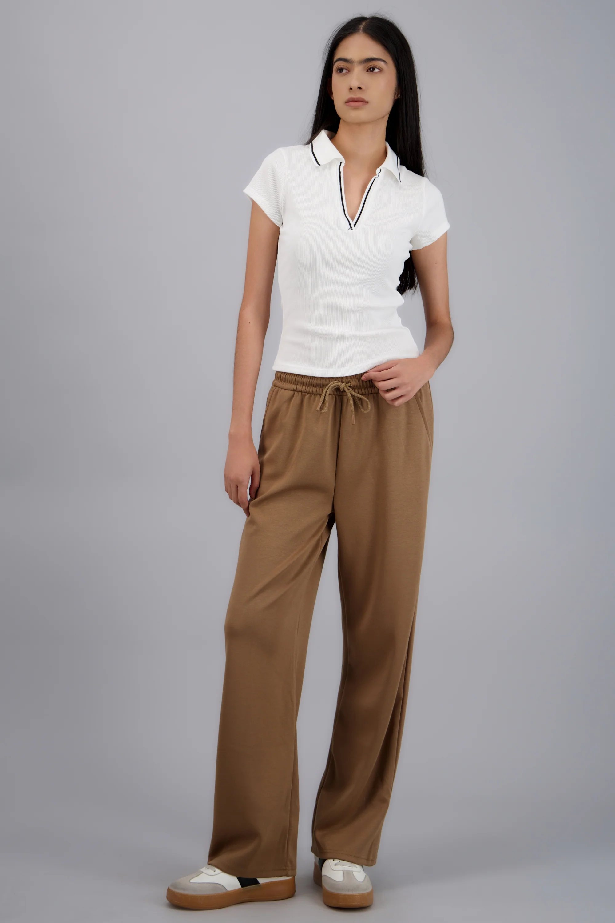 Pants lisos con bolsas - Image 6