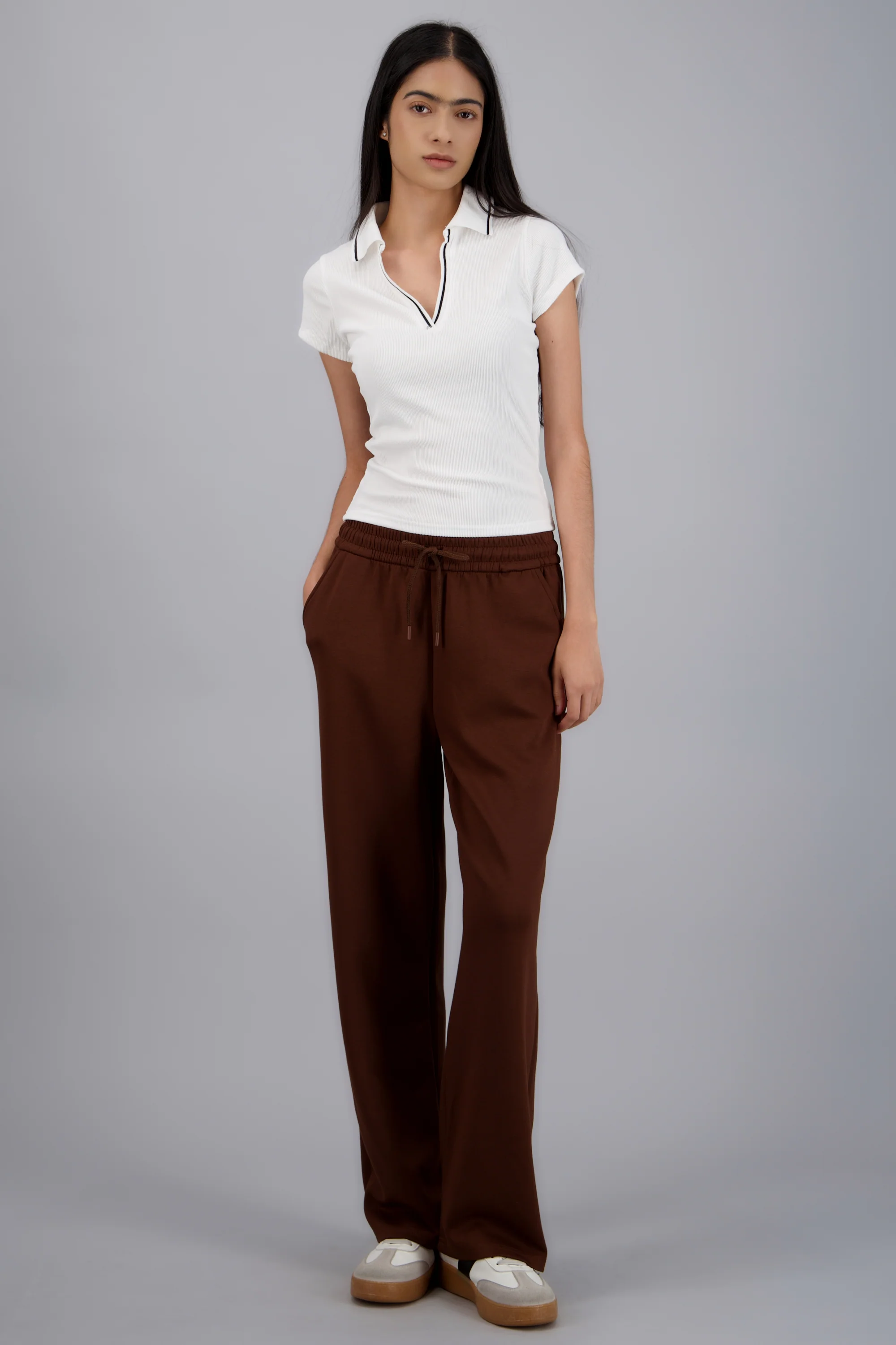 Pants lisos con bolsas - Image 6