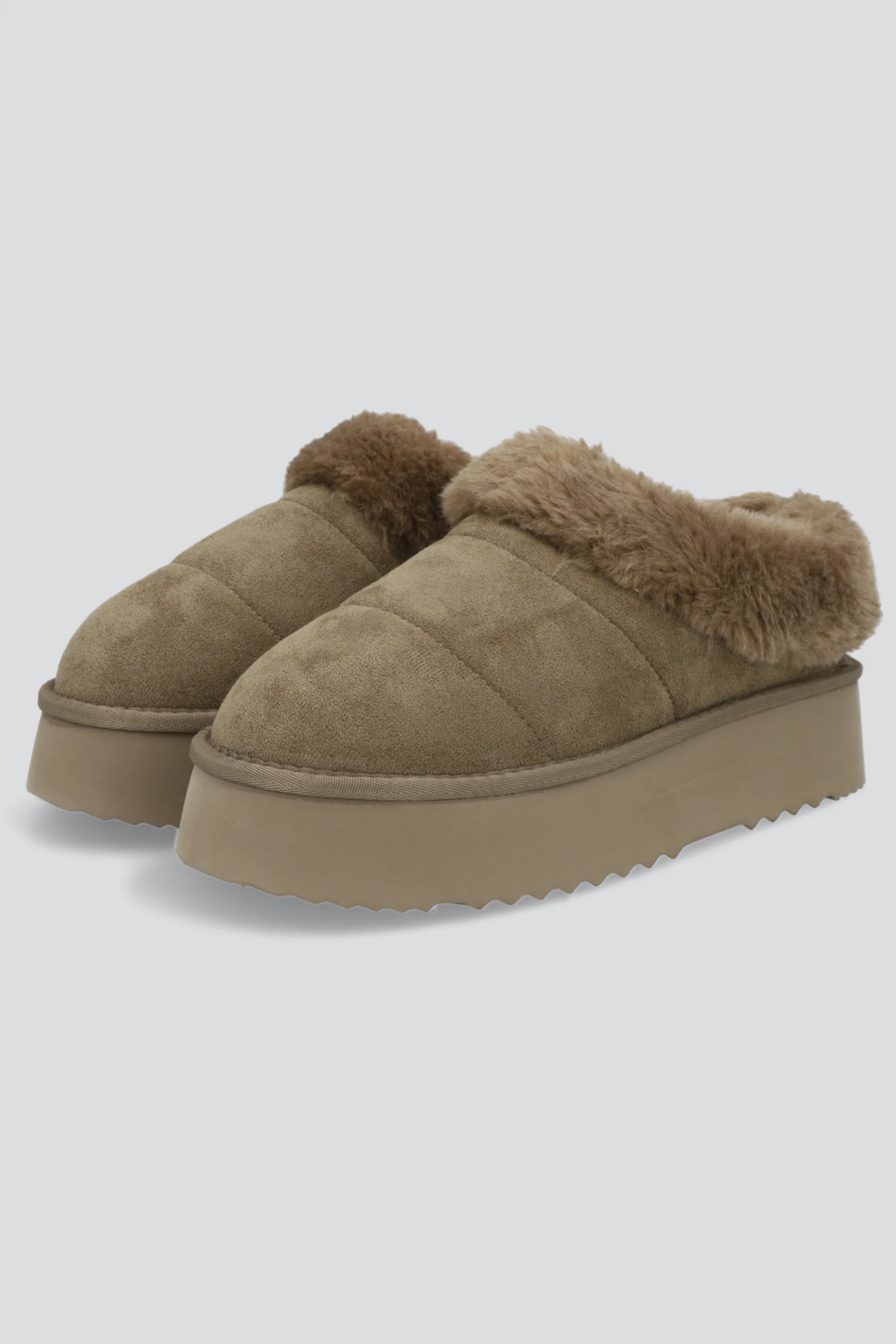 Pantufla mula peluda divicion - Image 2