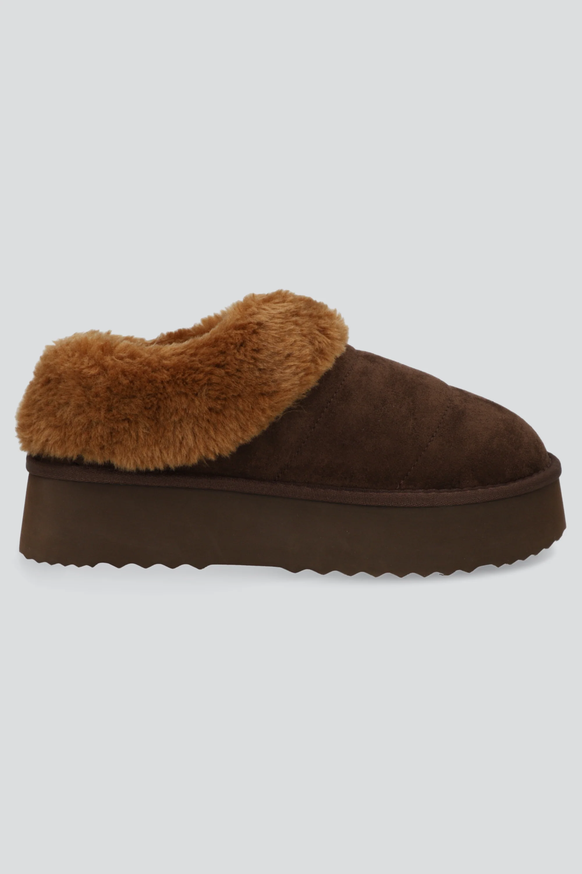 Pantufla mula peluda divicion