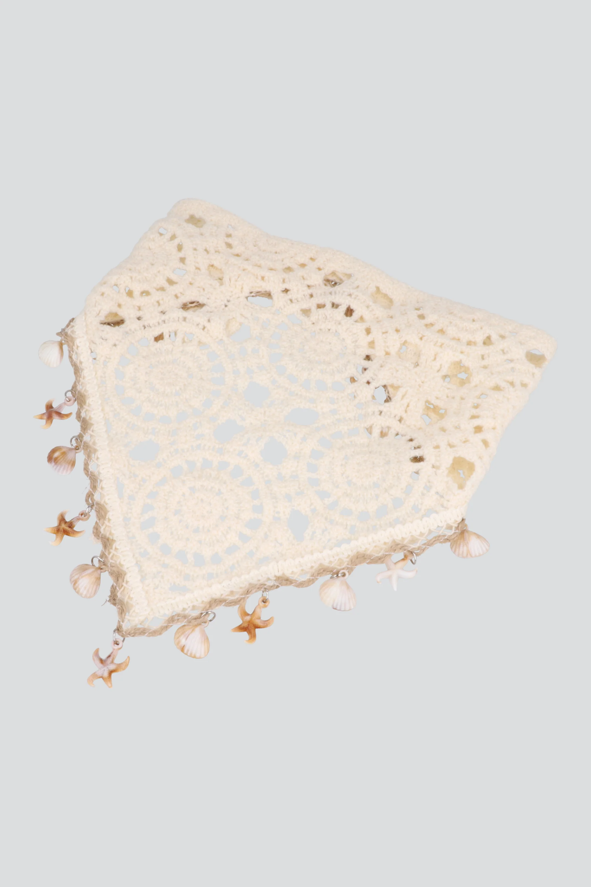 Pañuelo crochet con aplicaciones - Image 3