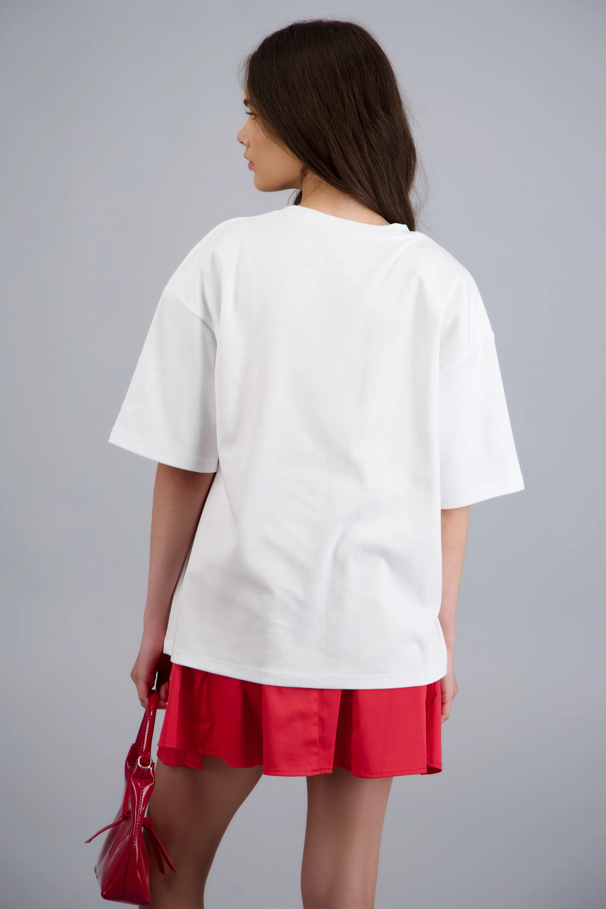 Playera clueless over manga corta - Image 4