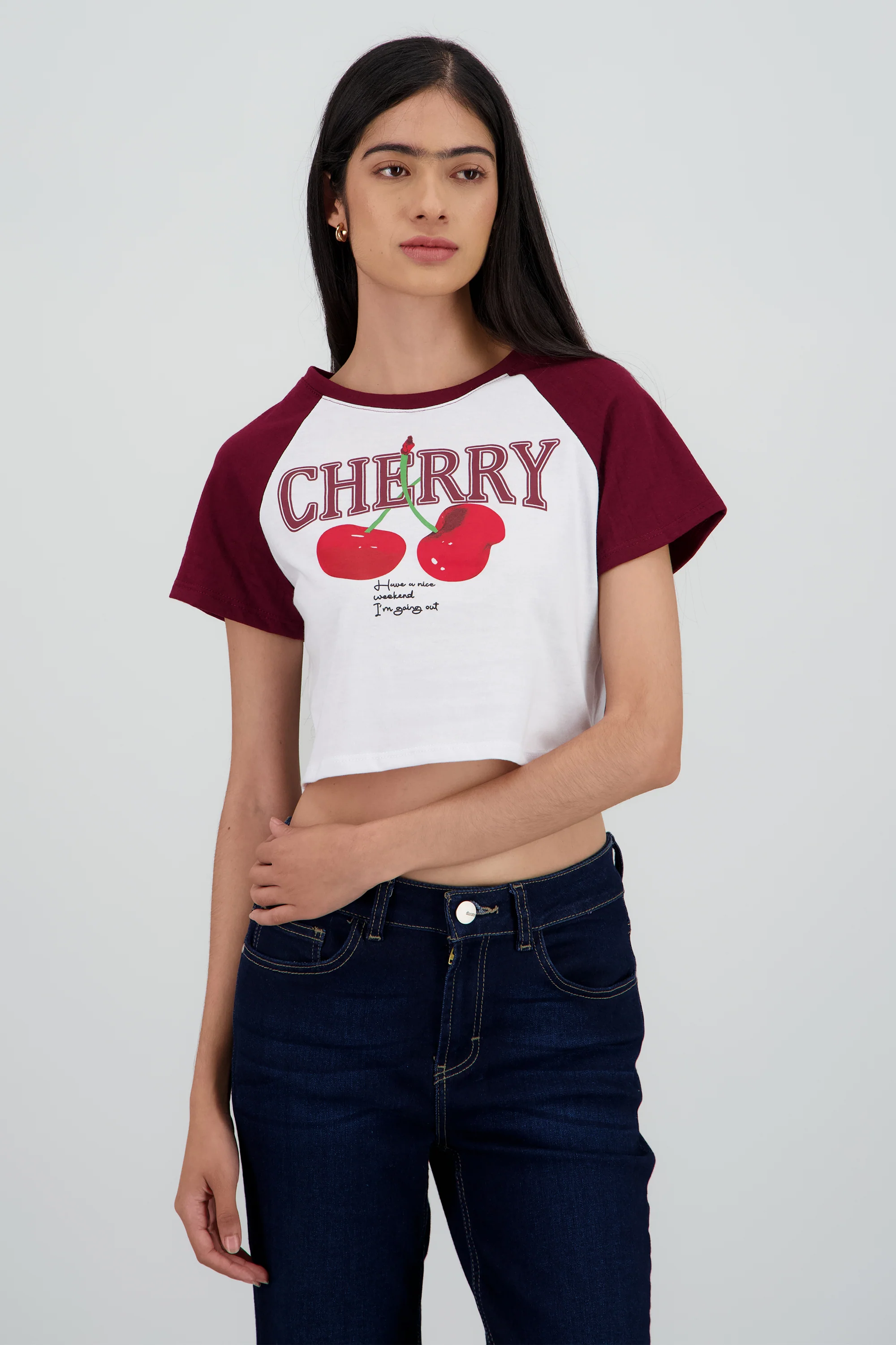 Playera crop cerezas contraste mangas - Image 2