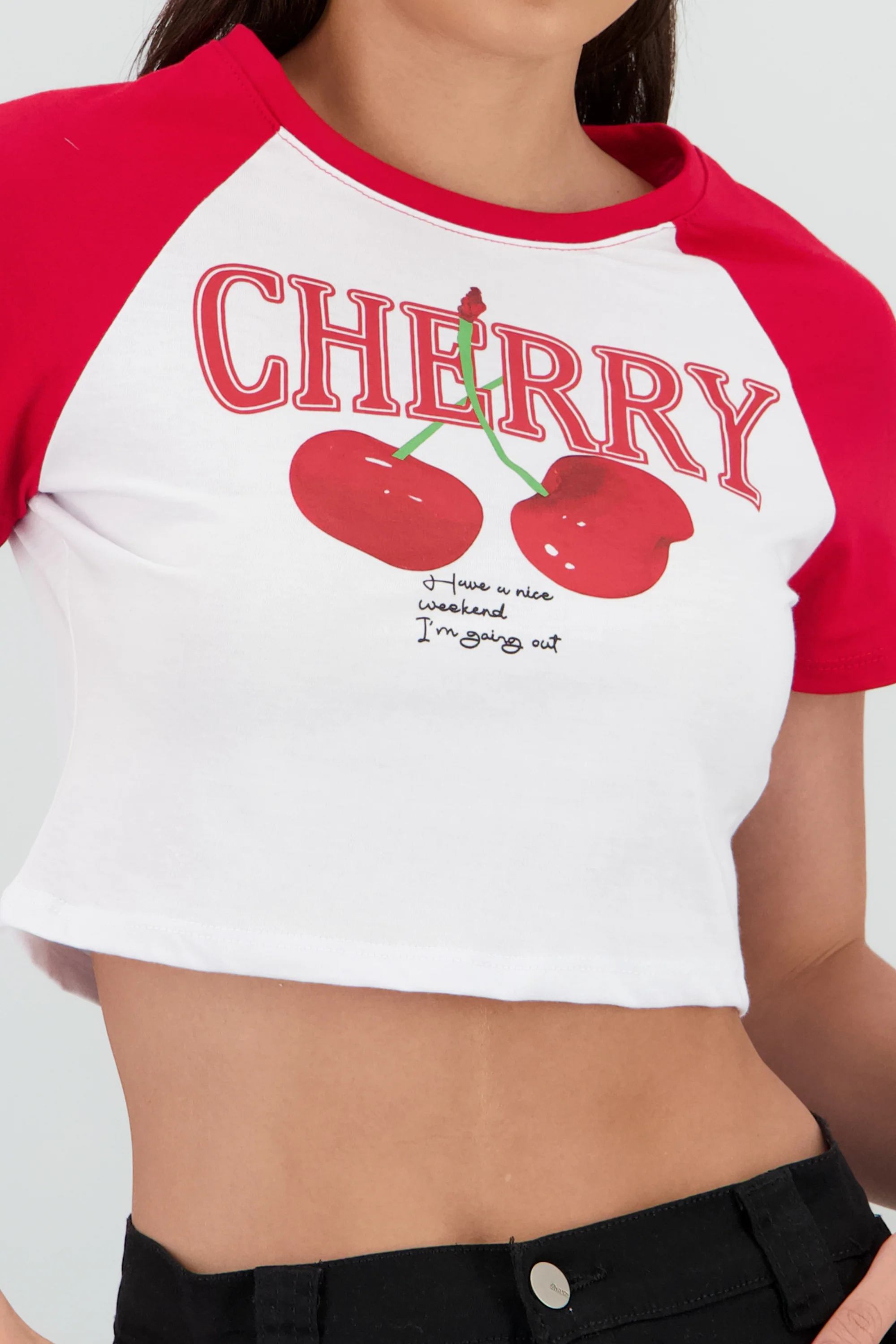 Playera crop cerezas contraste mangas - Image 5