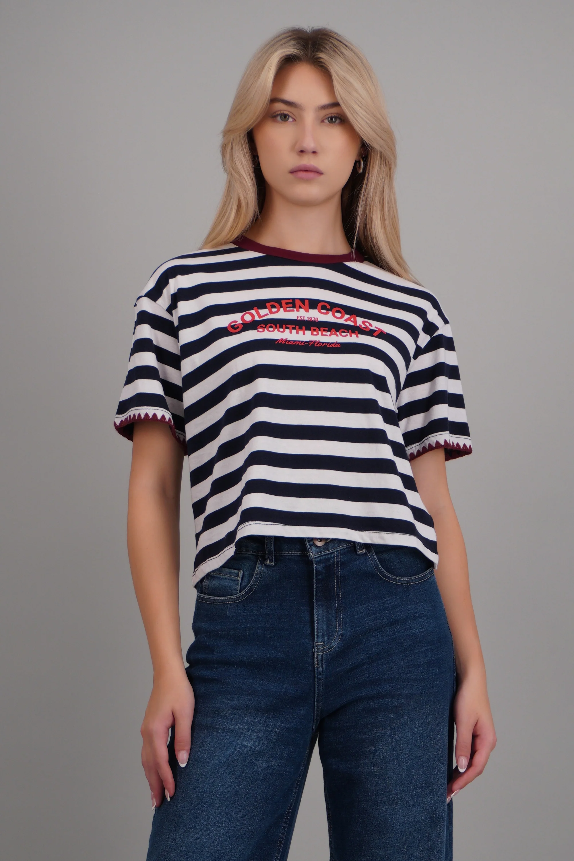 Playera golden coast rayas detalle bordado