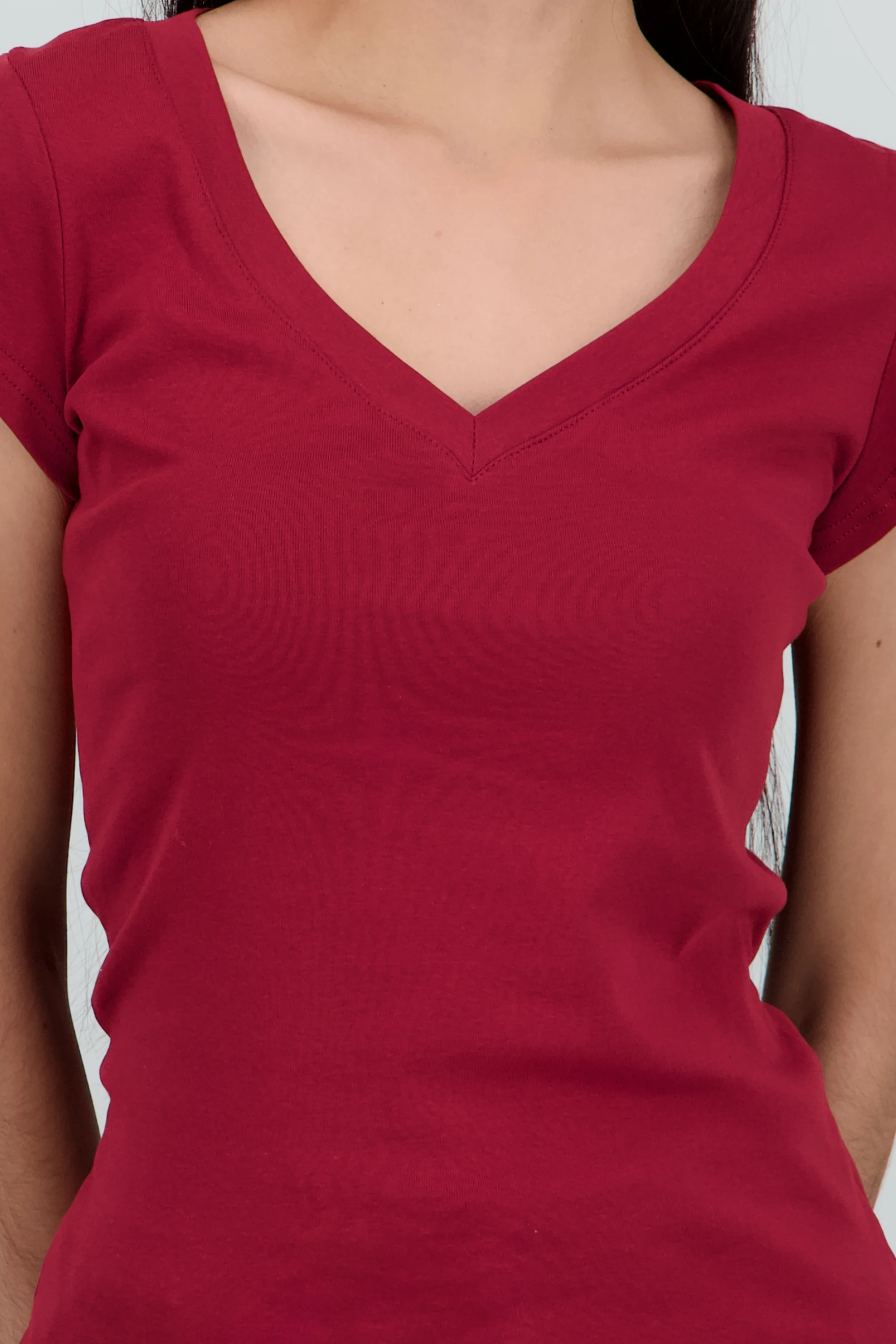 Playera lisa manga corta cuello v - Image 5