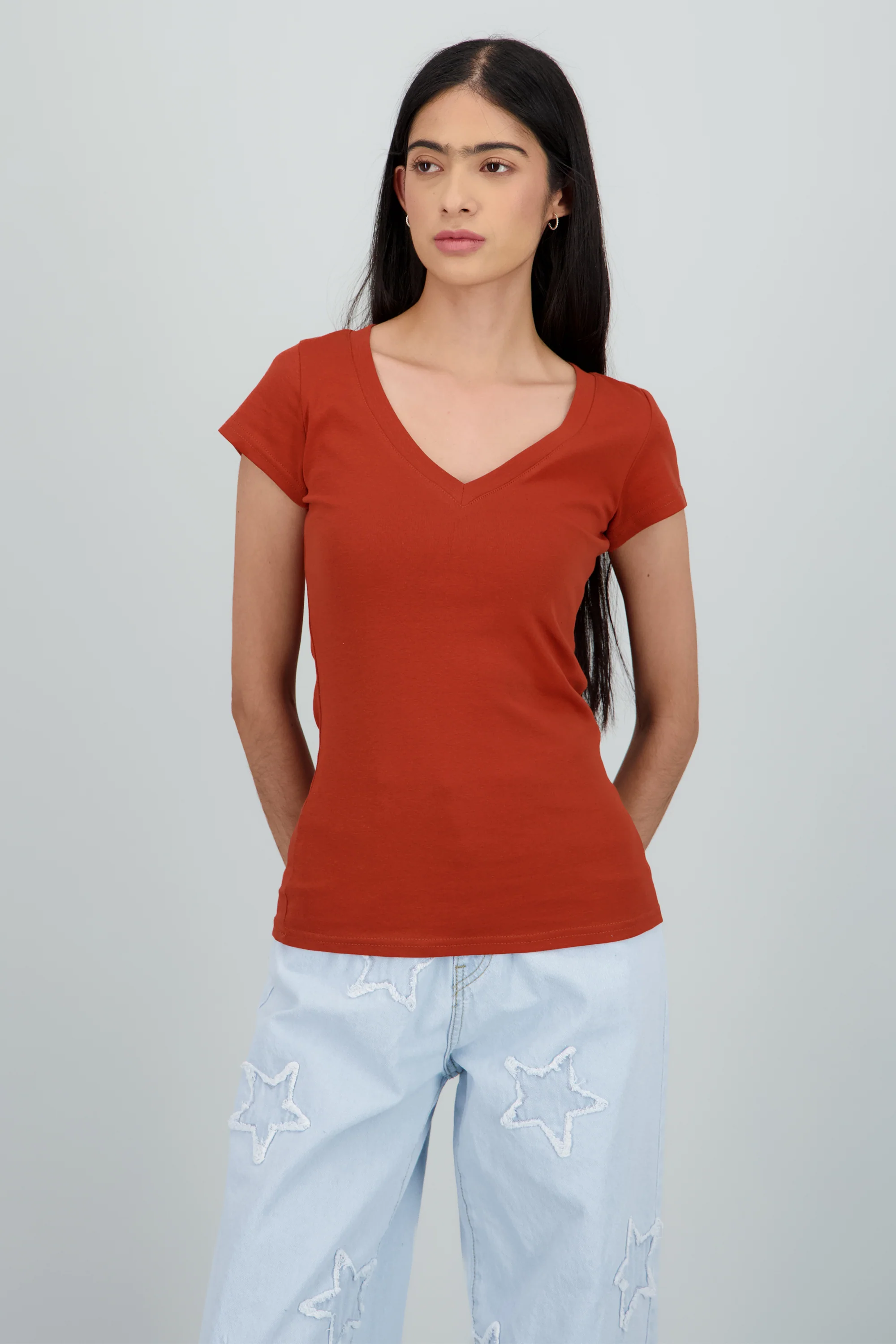 Playera lisa manga corta cuello v - Image 2