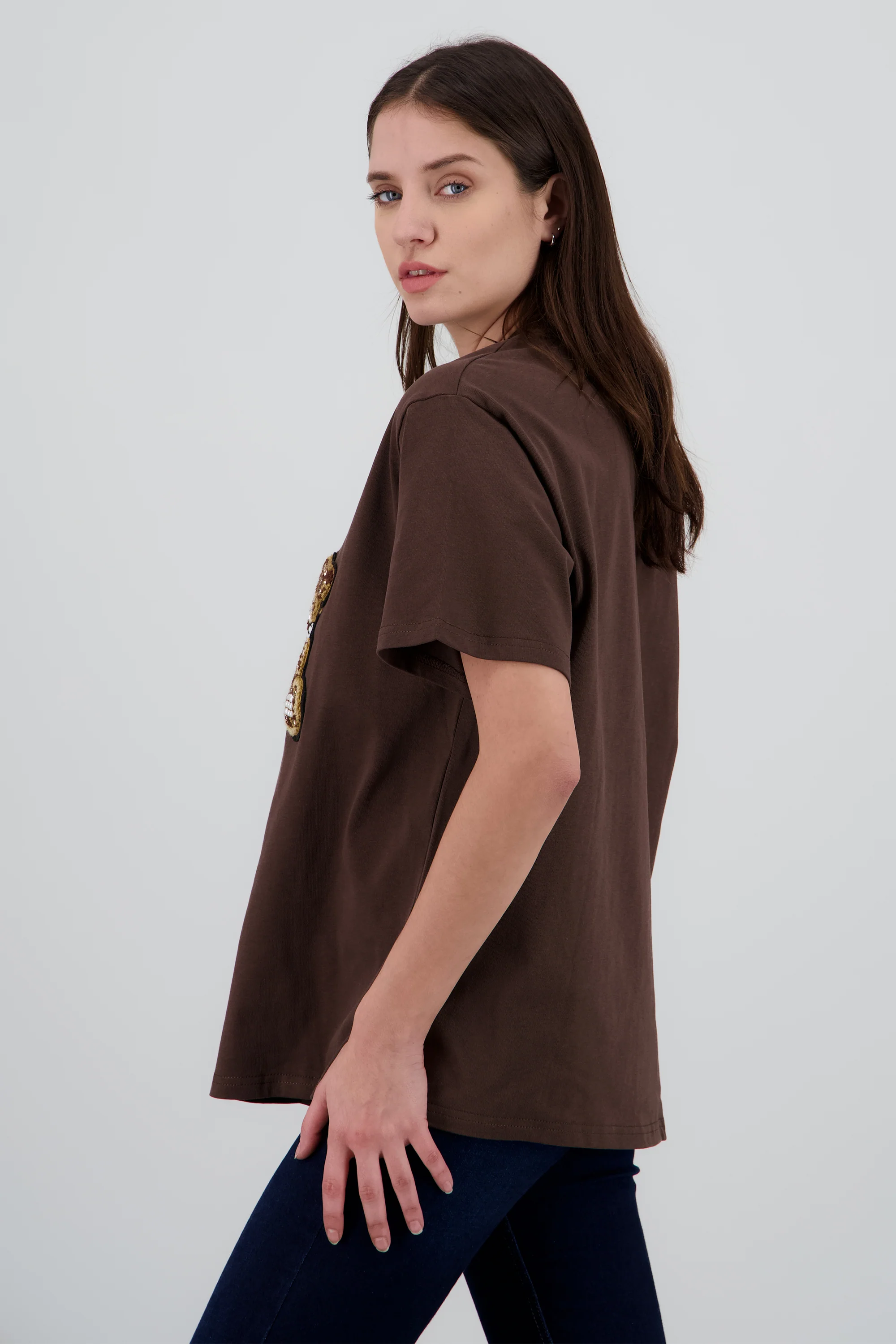 Playera manga corta detalle osos textura - Image 3