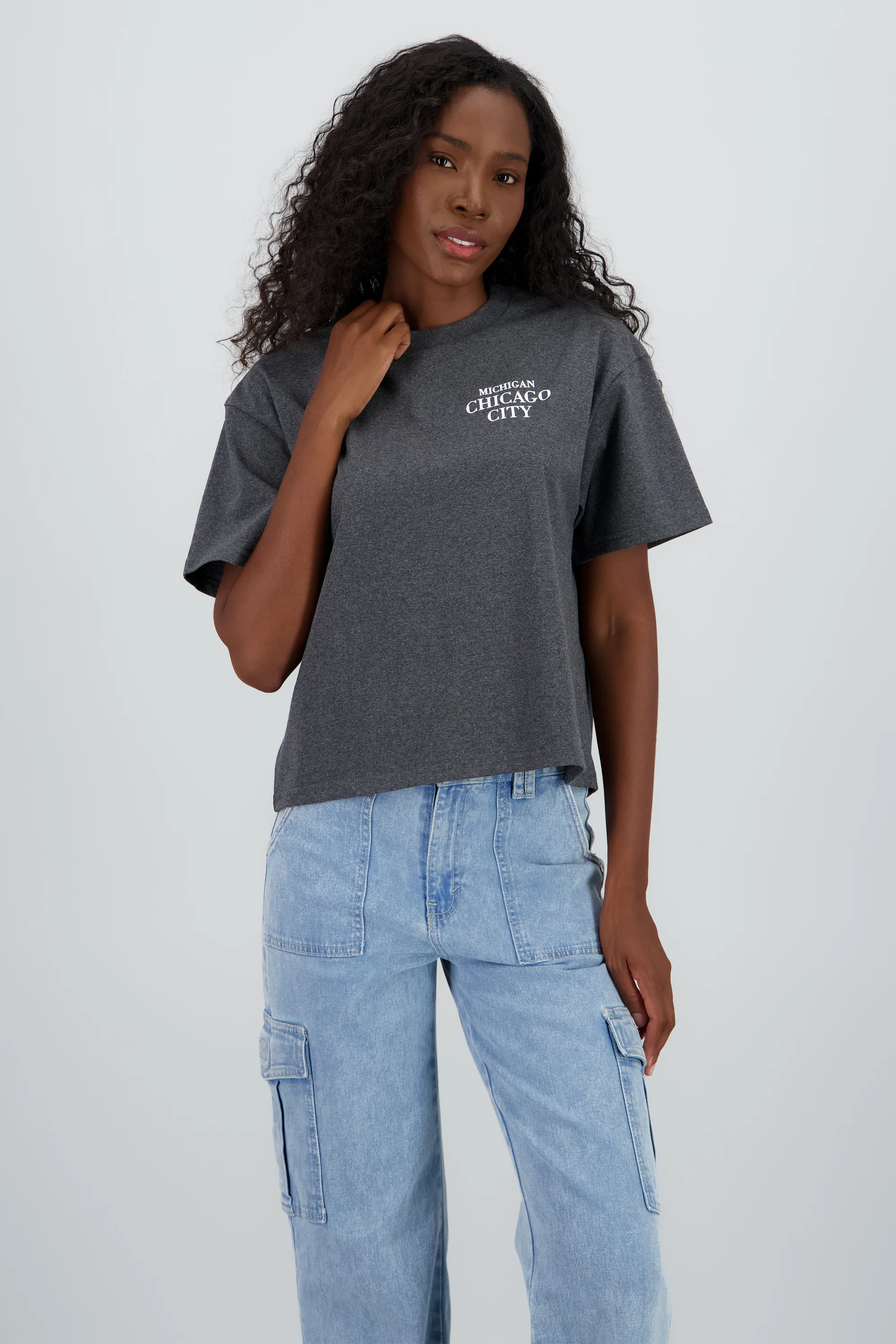Playera manga corta oversize detalle estampado