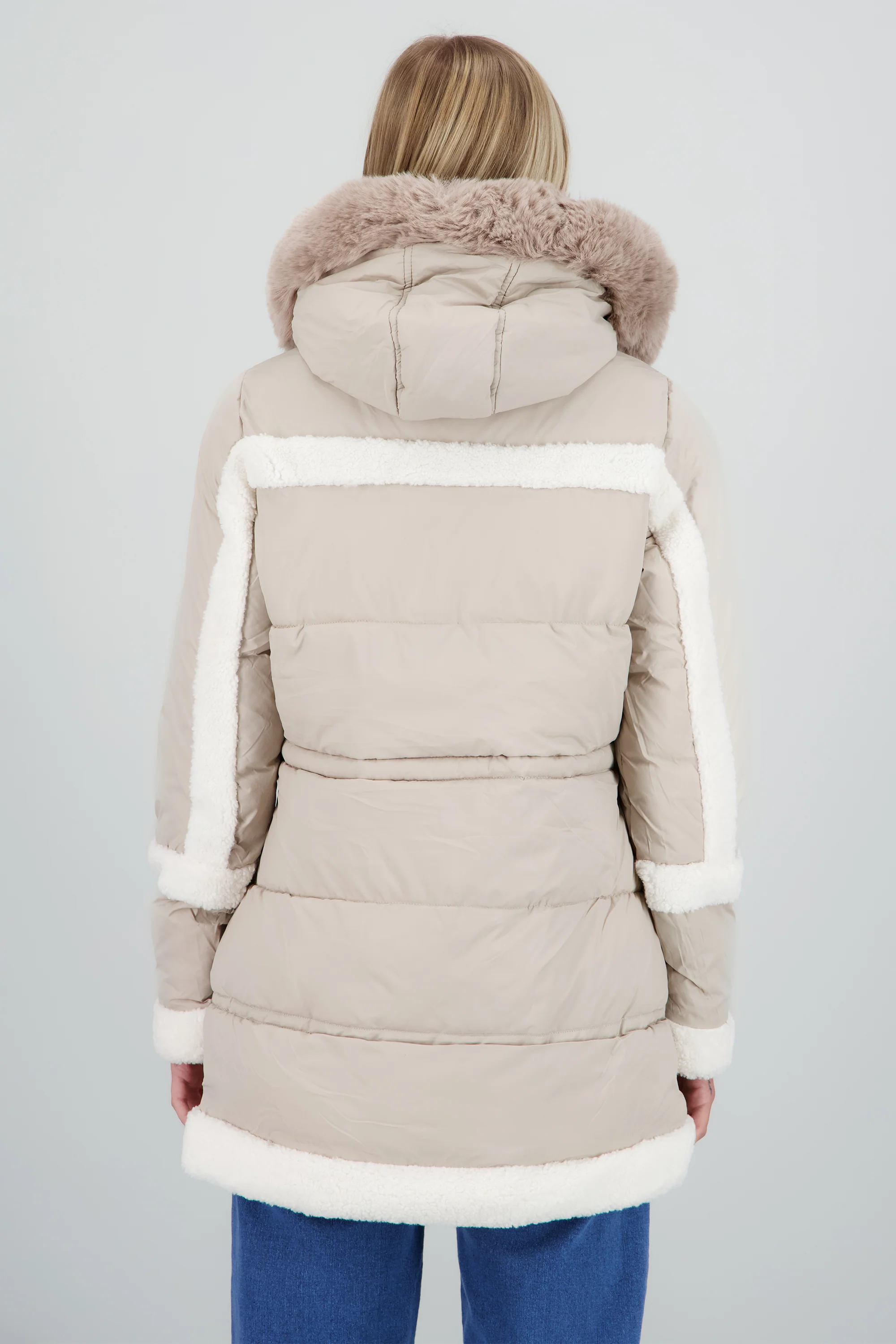 Puffer detalle peluche - Image 4