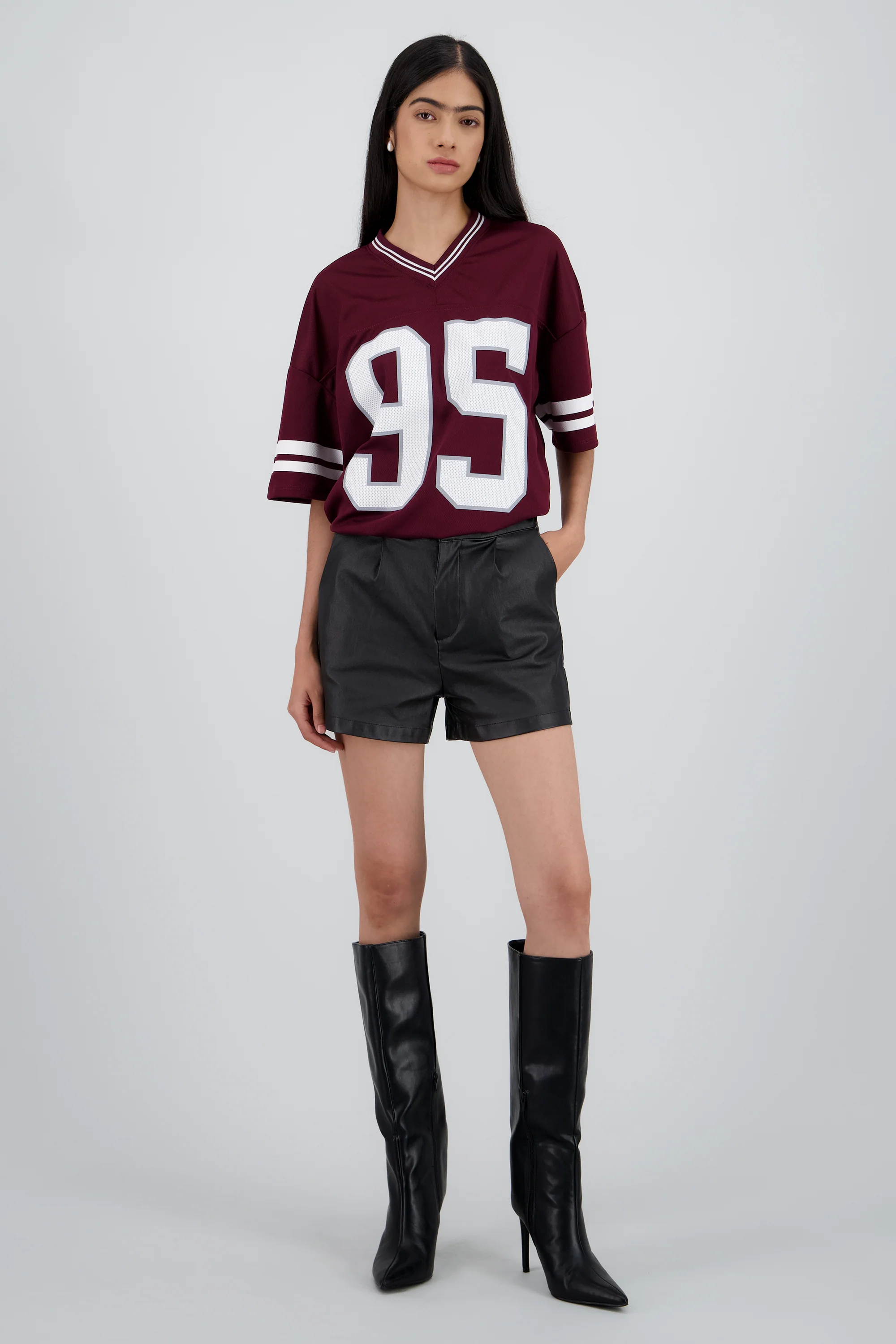 Short de pu con pinzas