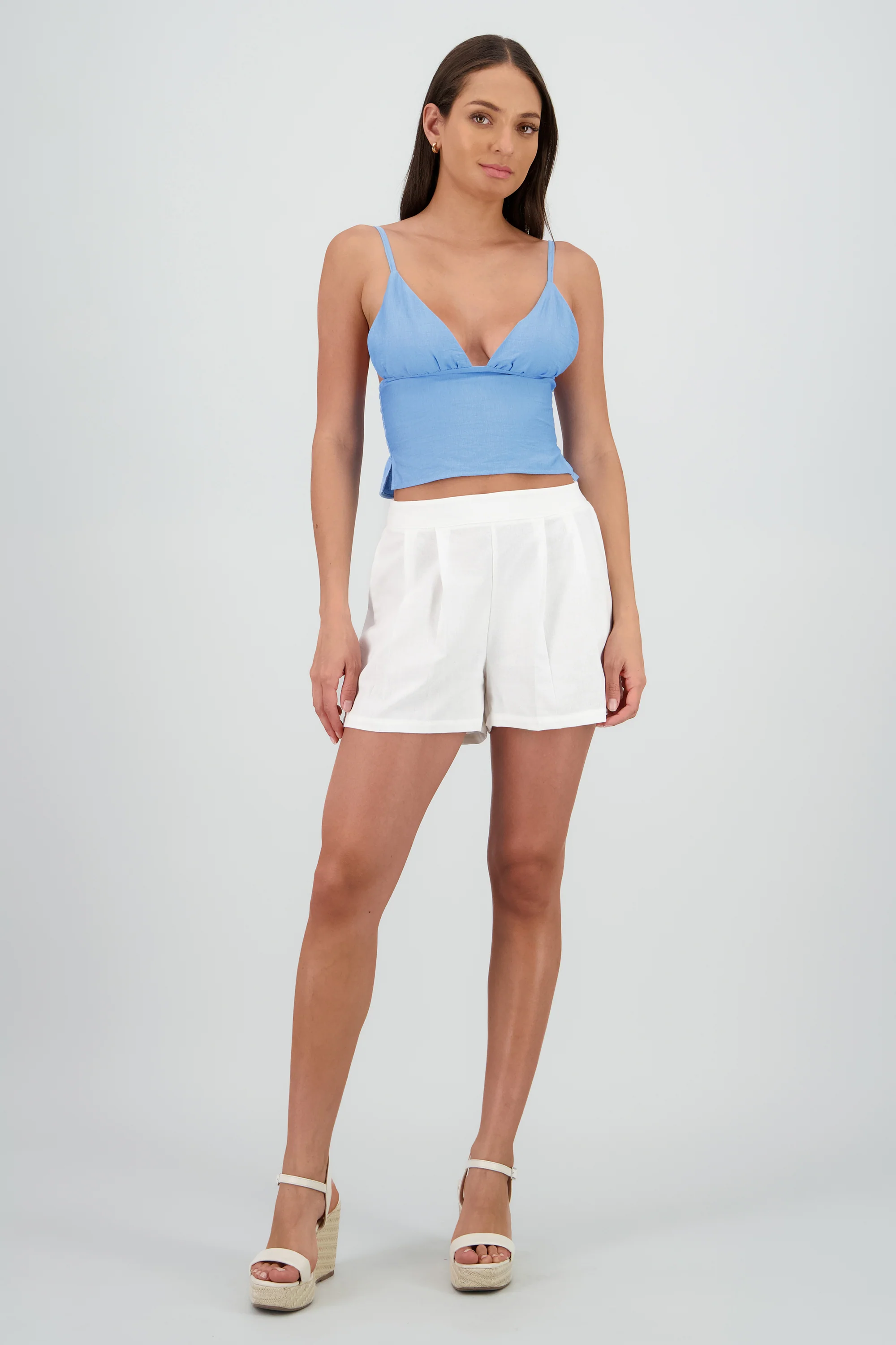Short detalle pinzas lino